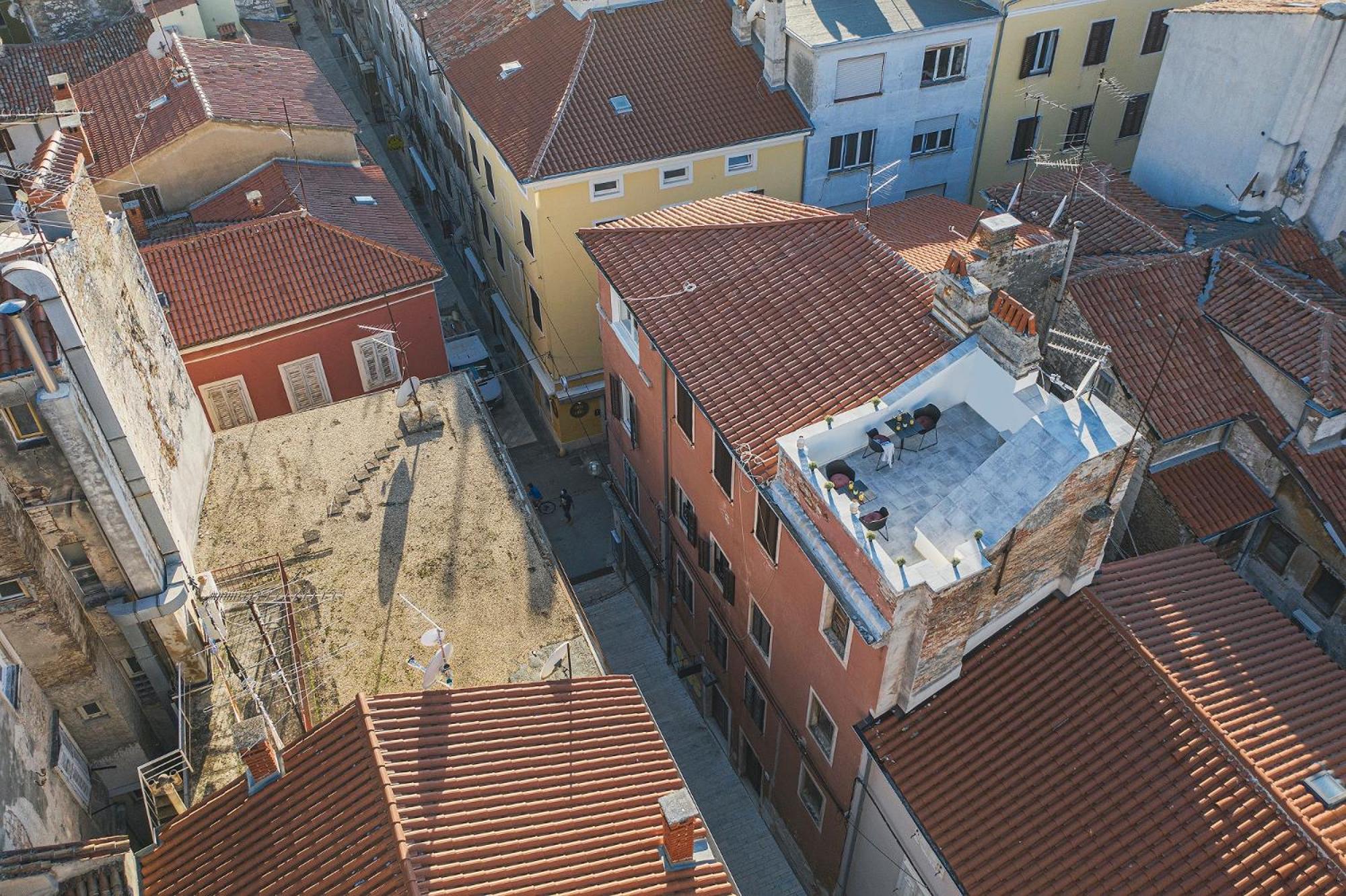 Apartment De Ville 2020 with free parking view 4