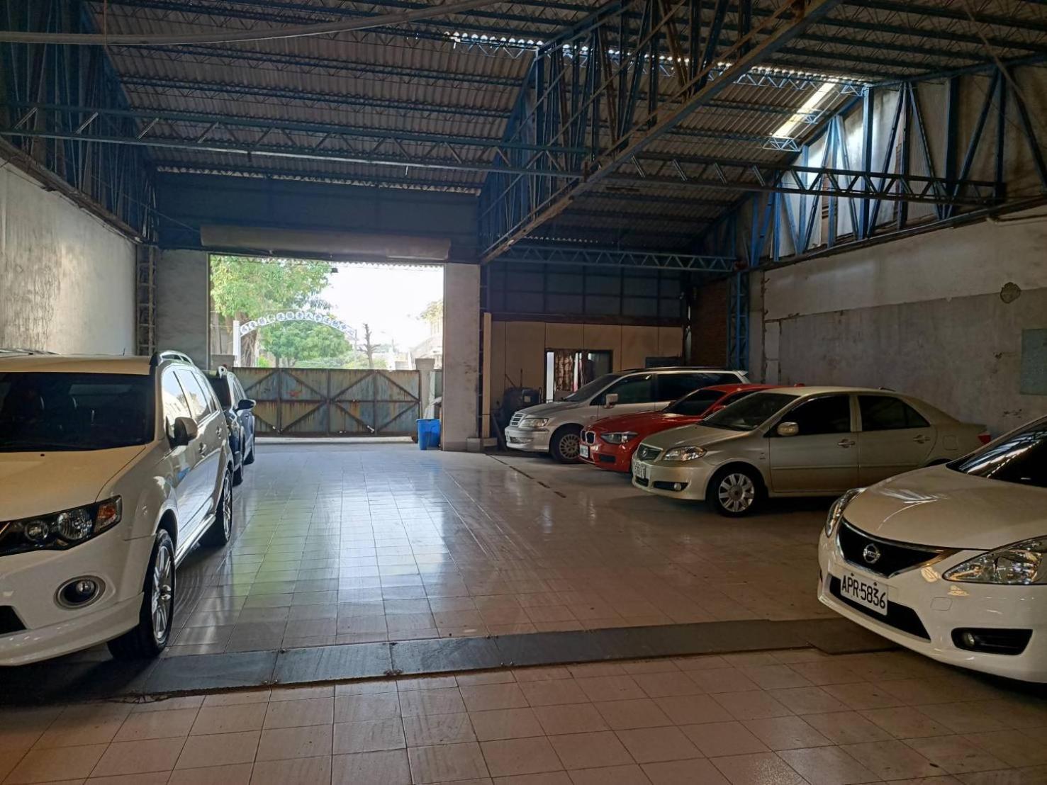 Instructor 818 Rooms Homestay view 5