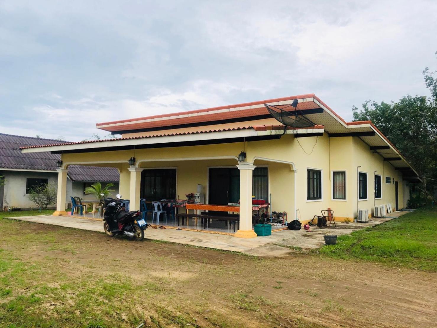 Hotel เกาะลิบงซันไรส์ โฮมสเตย์ Koh libong sunrise Homestay - Image 1