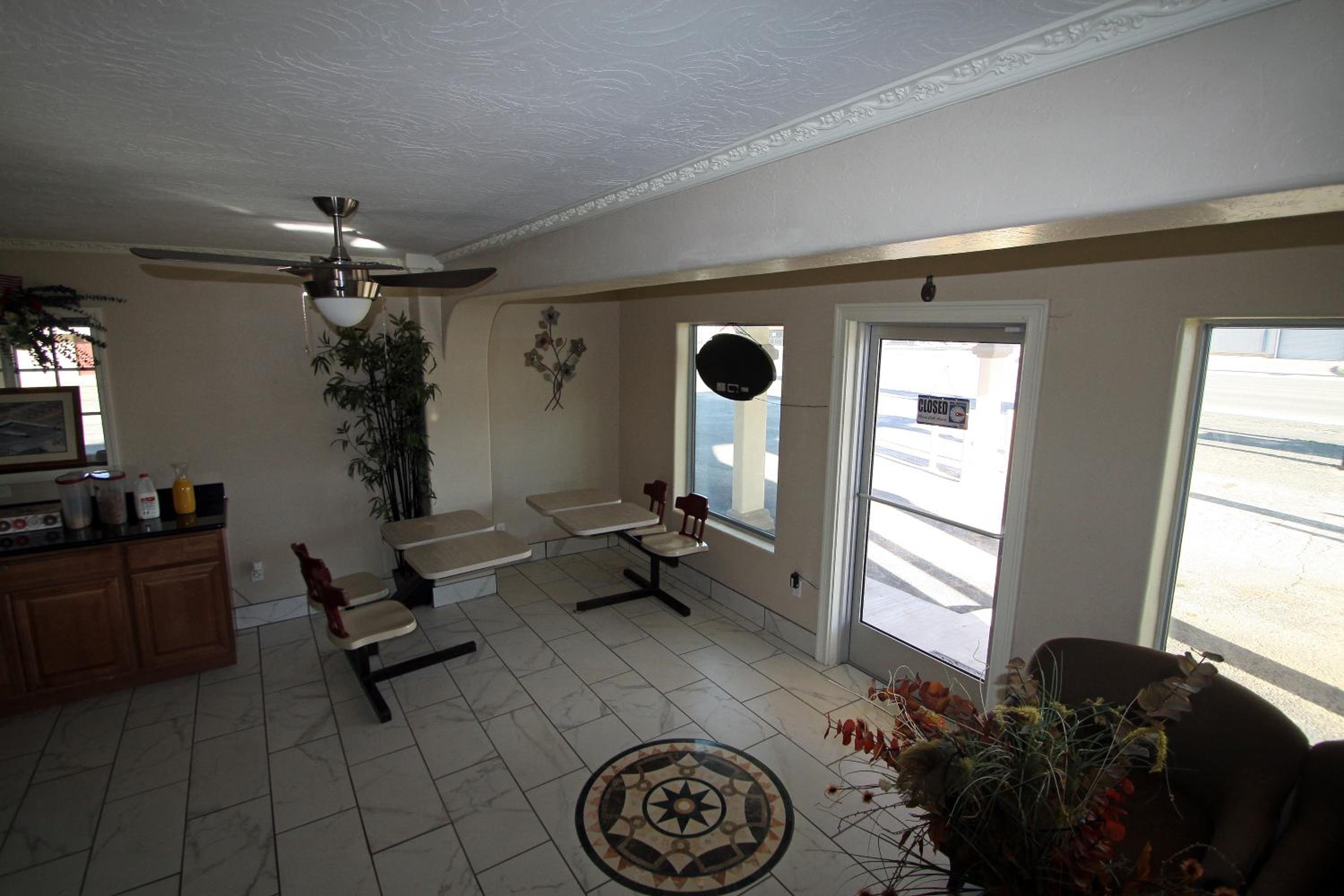 Executive Inn Snyder