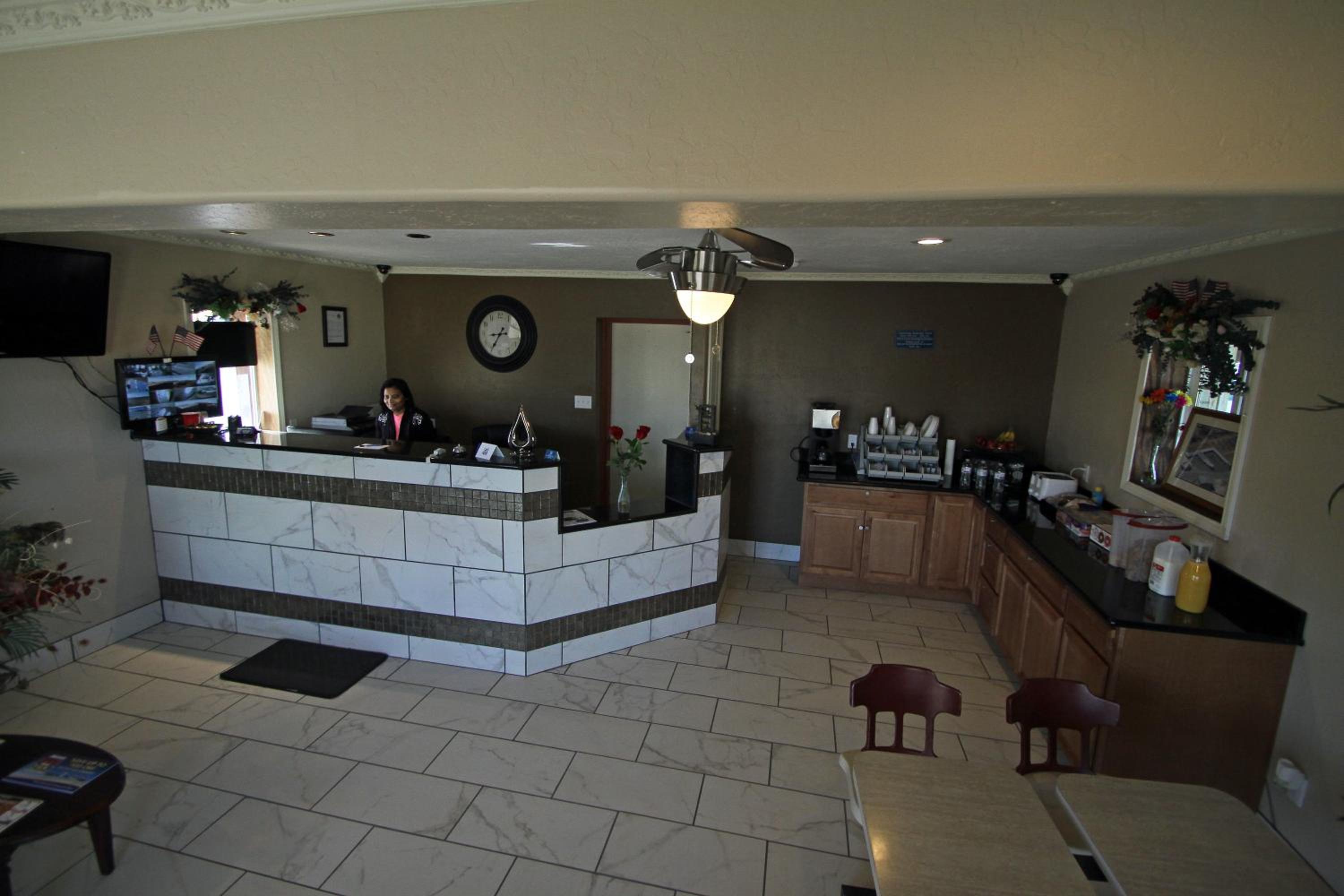 Executive Inn Snyder
