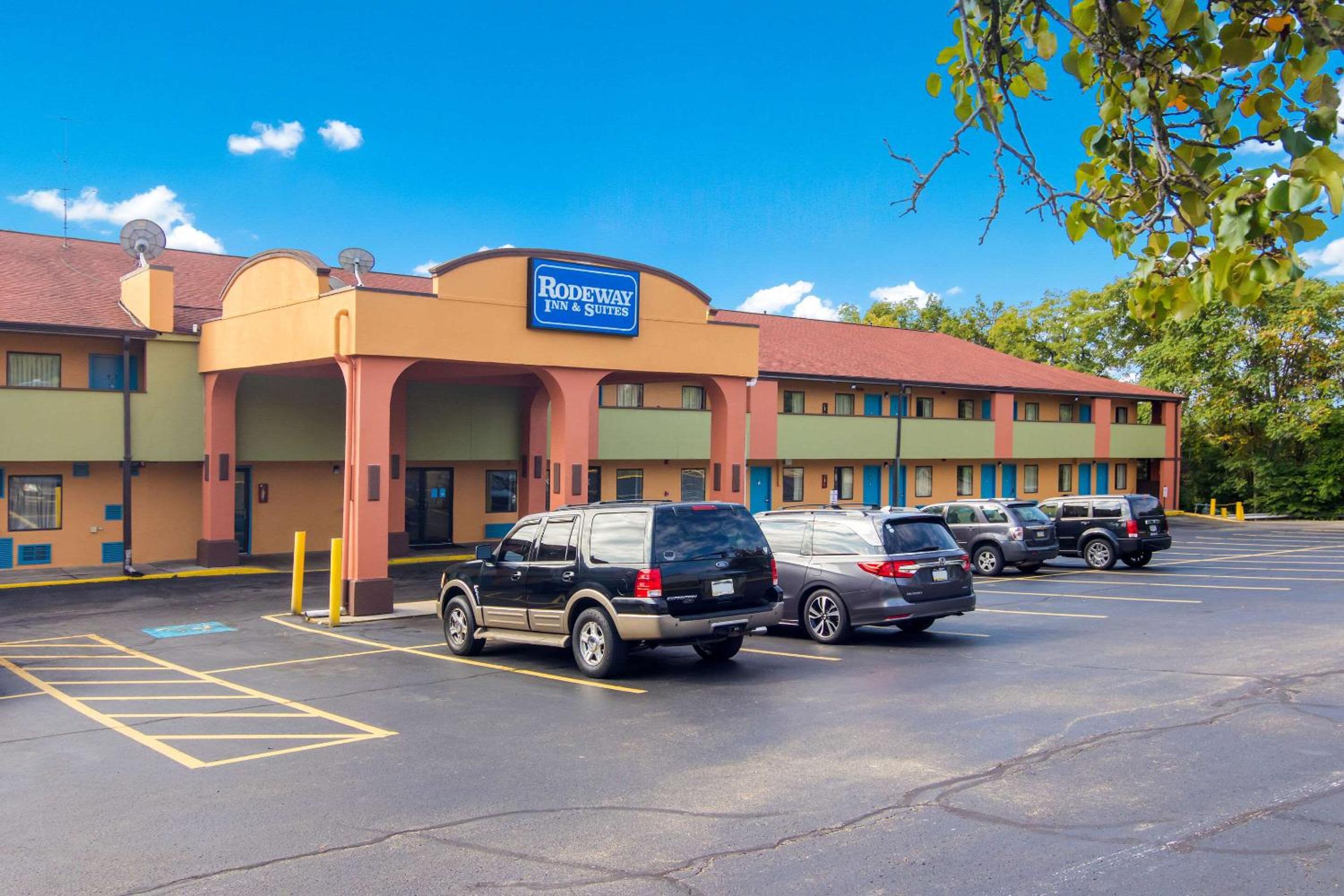 Pittsburgh Vacations - Rodeway Inn  Suites Monroeville-Pittsburgh - Property Image 1