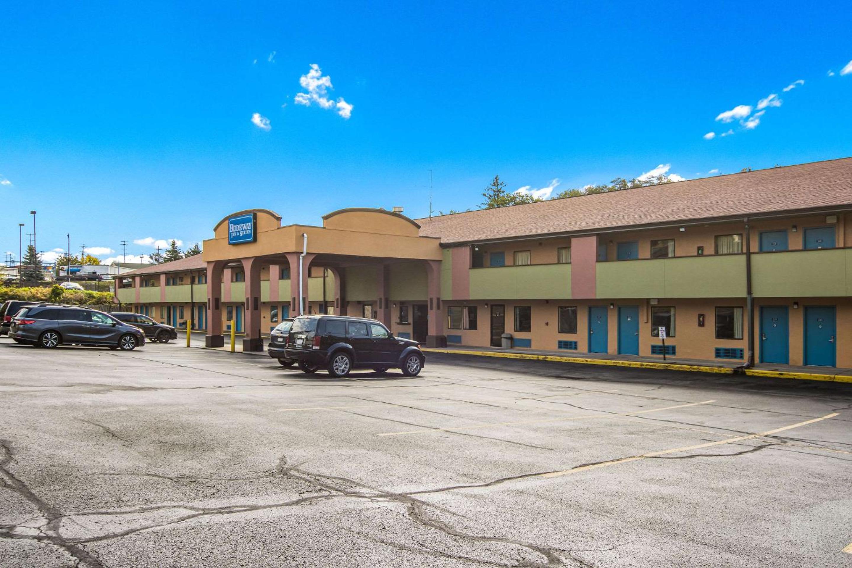 Pittsburgh Vacations - Rodeway Inn  Suites Monroeville-Pittsburgh - Property Image 3