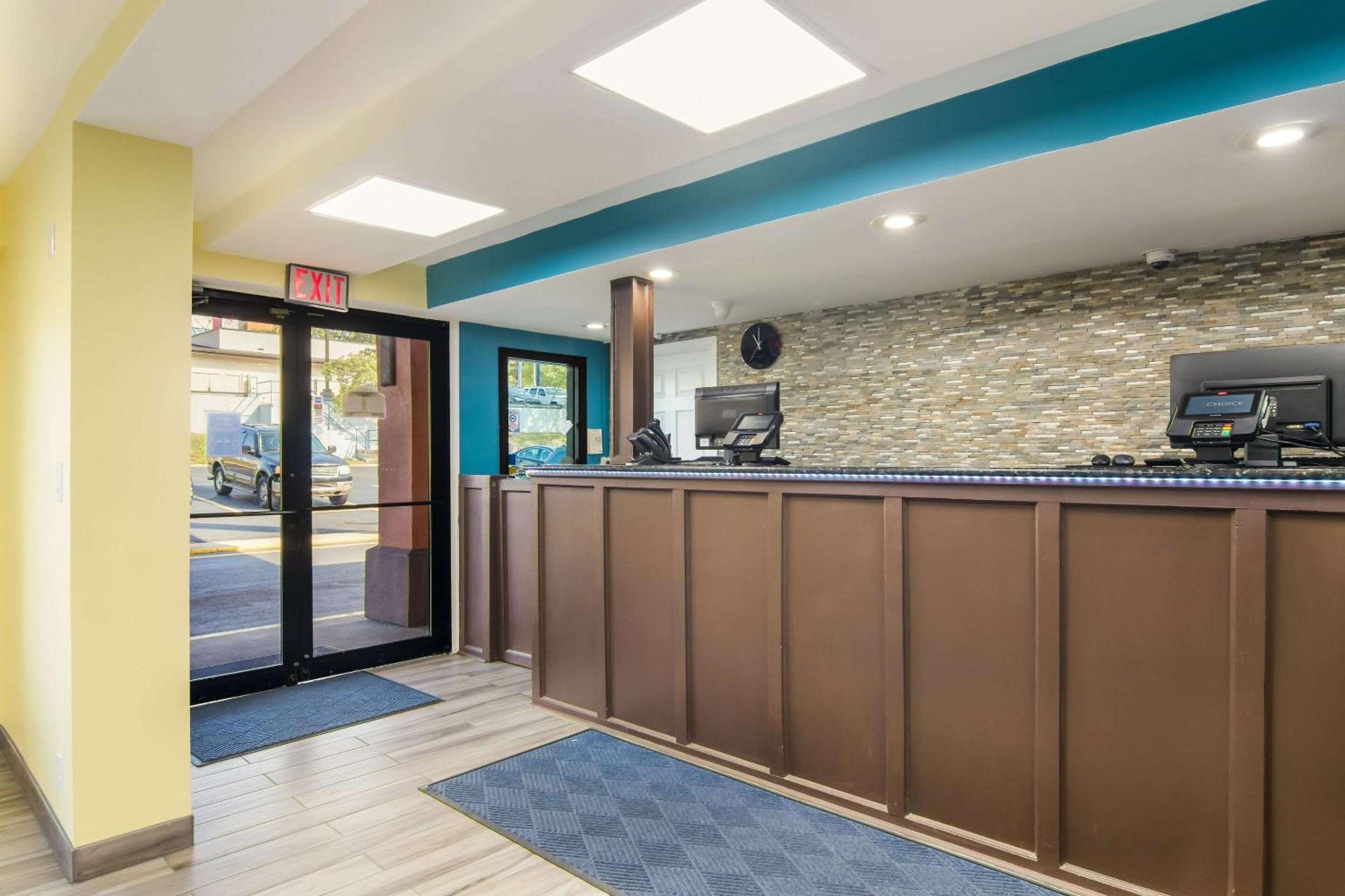 Rodeway Inn  Suites Monroeville-Pittsburgh - Property Image 27