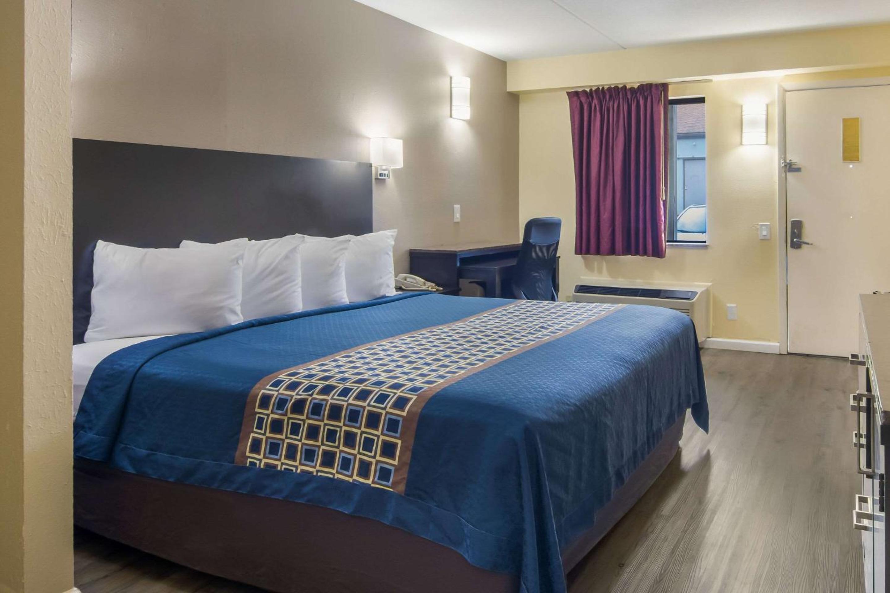 Rodeway Inn  Suites Monroeville-Pittsburgh - Property Image 21