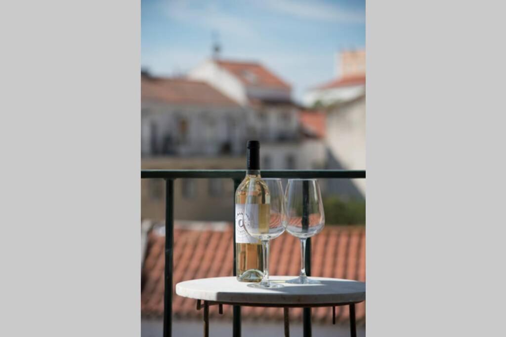 Alfama Stunning River and Historic City Views 2Bedrooms & 2Bathrooms AC Balcony 18th Century Building view 3