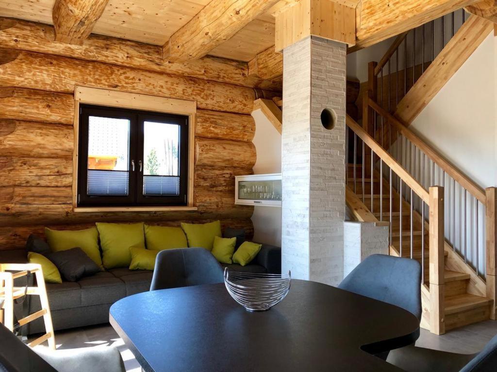 Naturstammhaus und Appartements Zum Brockenbaecker