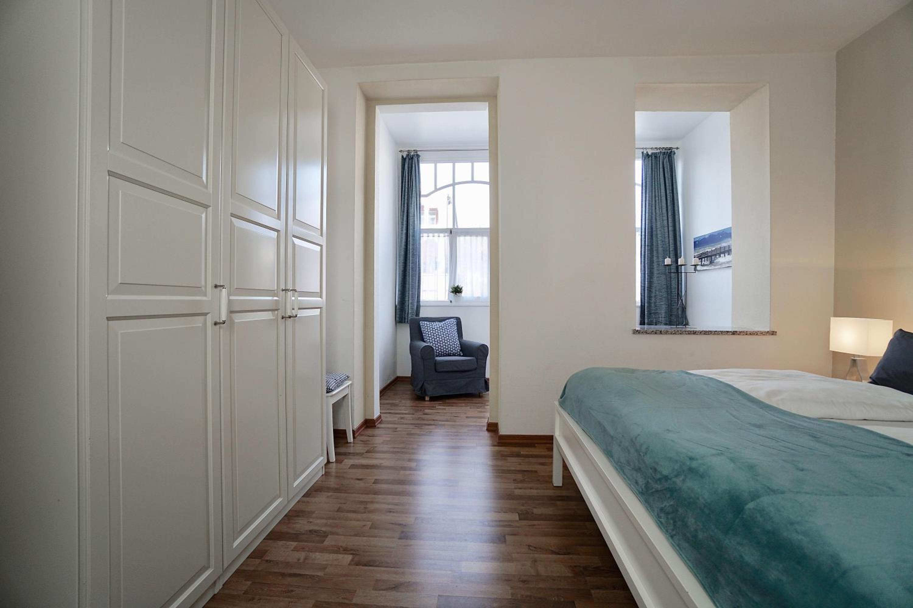 Jasmund-04-Ferienwohnung-bis-6-Personen-Wohng-4