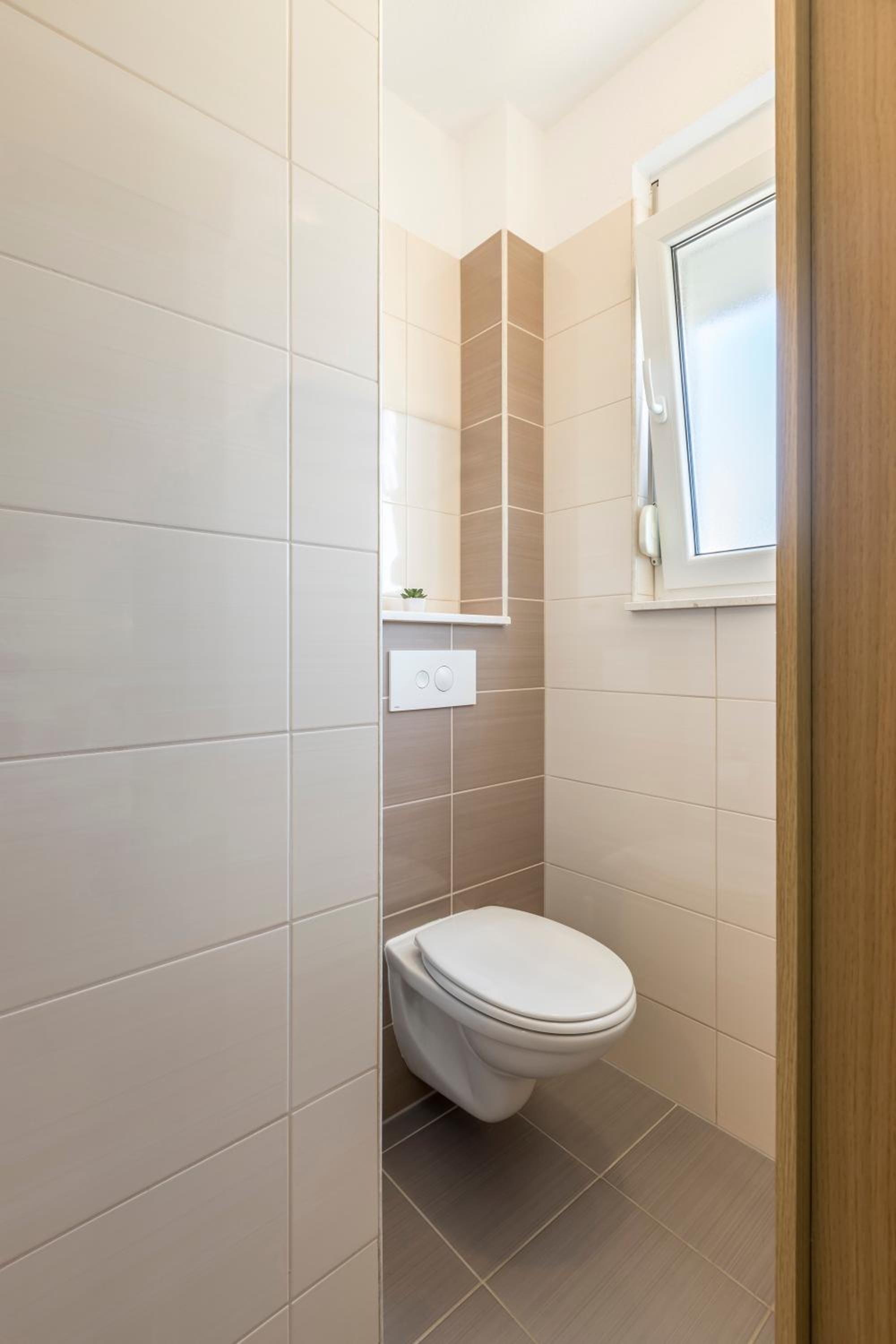 Apart sa Terasom 250m od Plaže,Parking,Wi Fi,Roštilj
