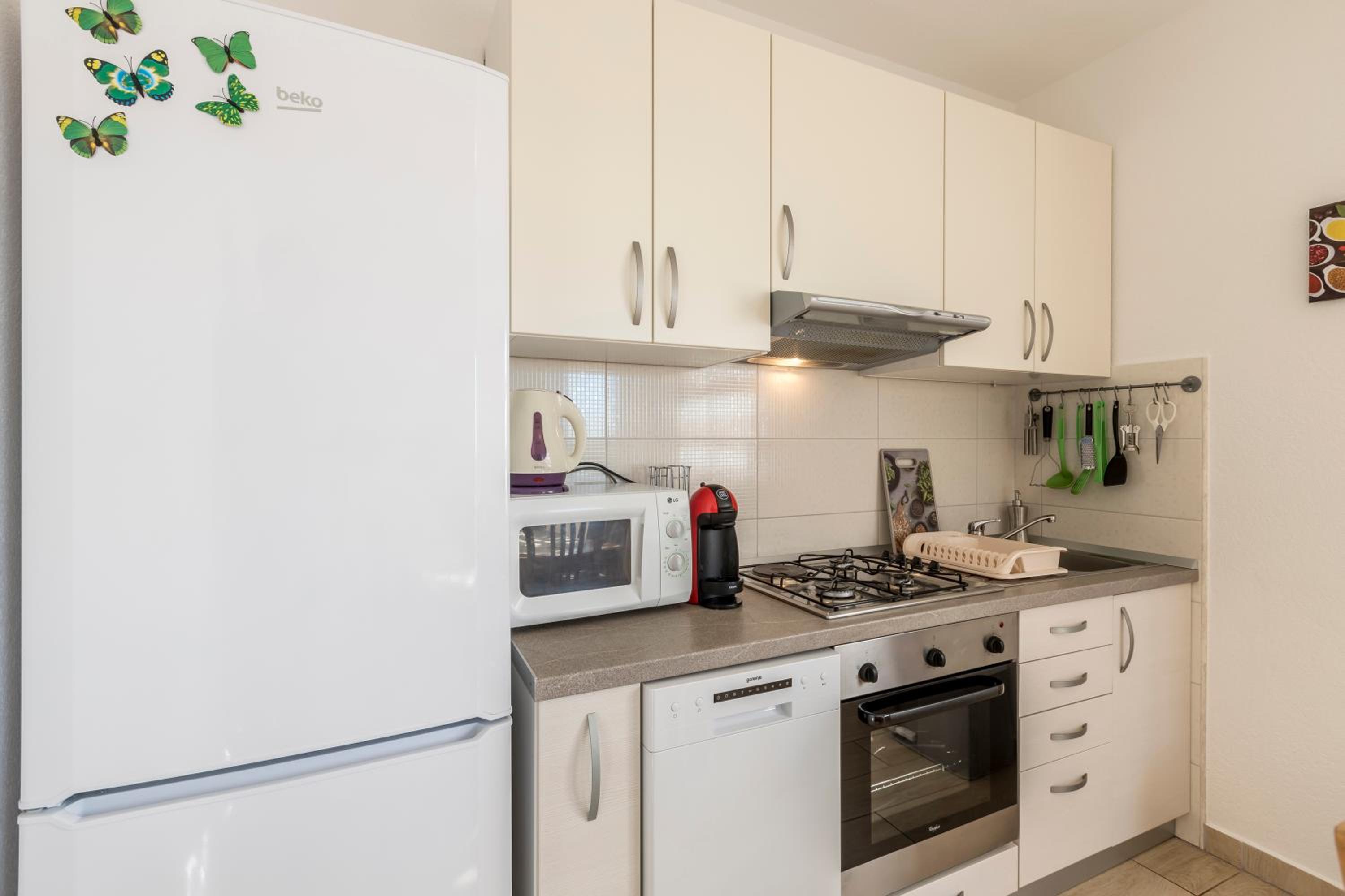 Apart sa Terasom 250m od Plaže,Parking,Wi Fi,Roštilj