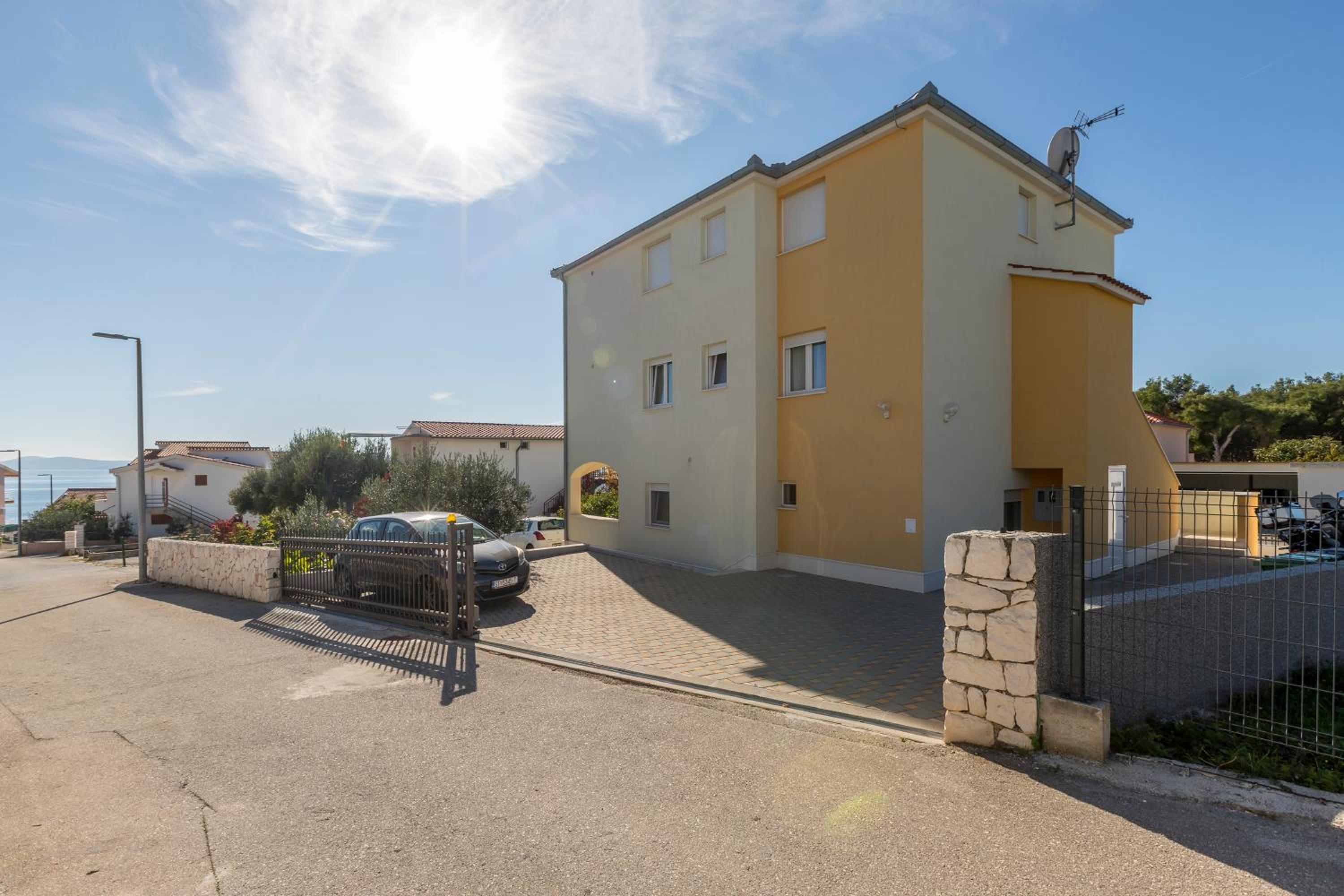 Apart sa Terasom 250m od Plaže,Parking,Wi Fi,Roštilj