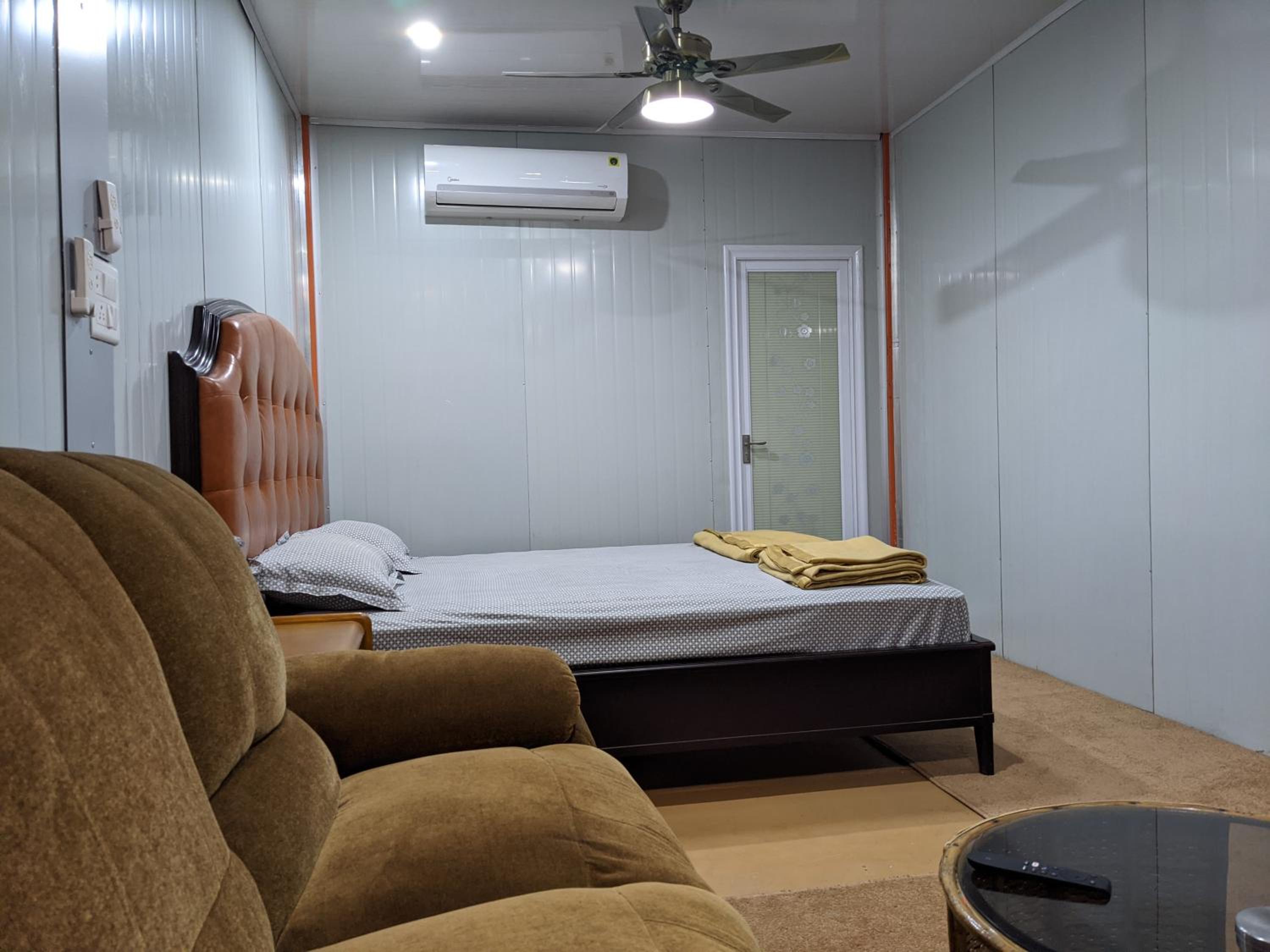 Private Rooms with International Airport View view 3