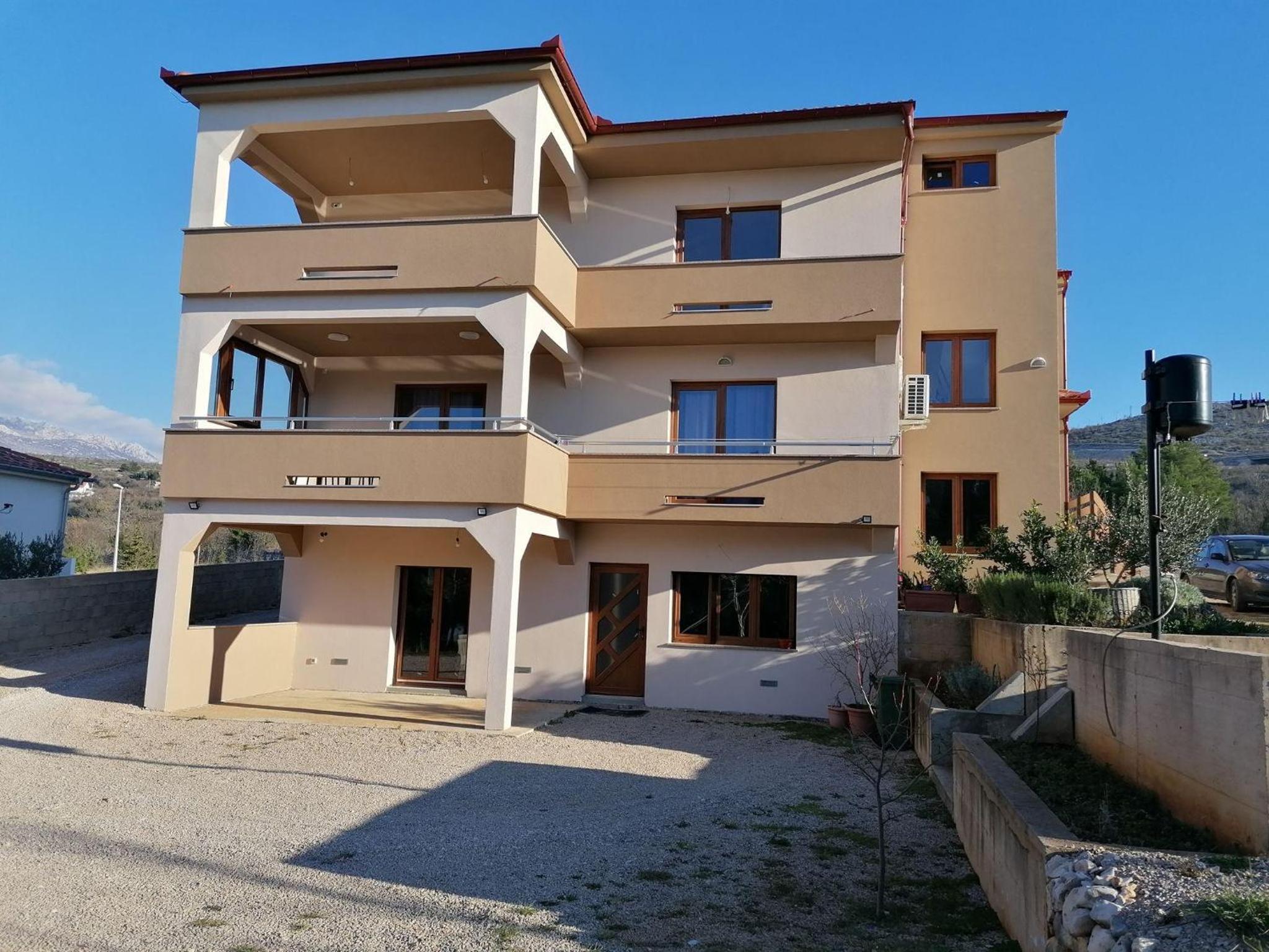 Ferienwohnung-Roncevic-nur-50-m-vom-Meer view 5