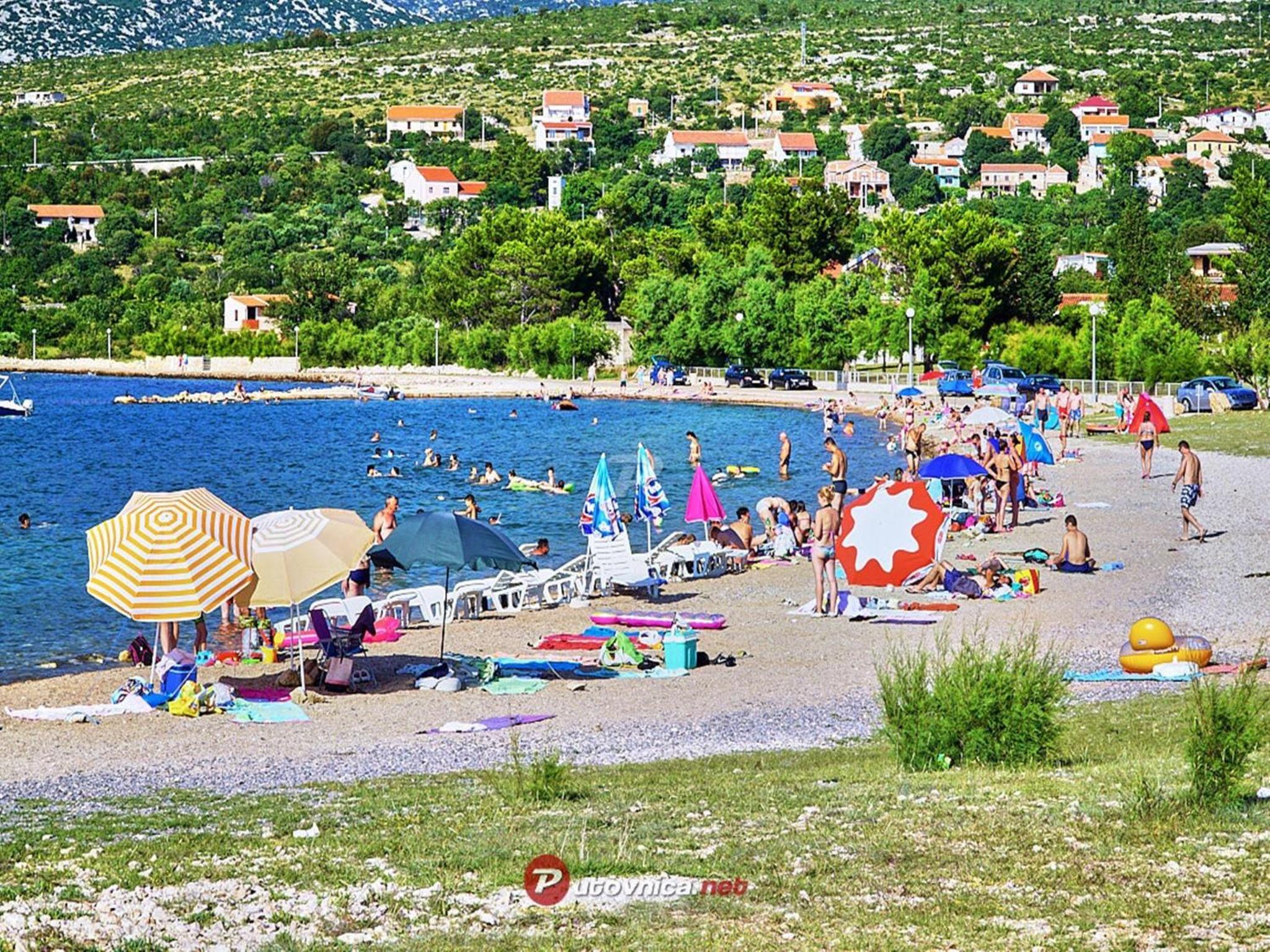 Ferienwohnung-Roncevic-nur-50-m-vom-Meer view 4