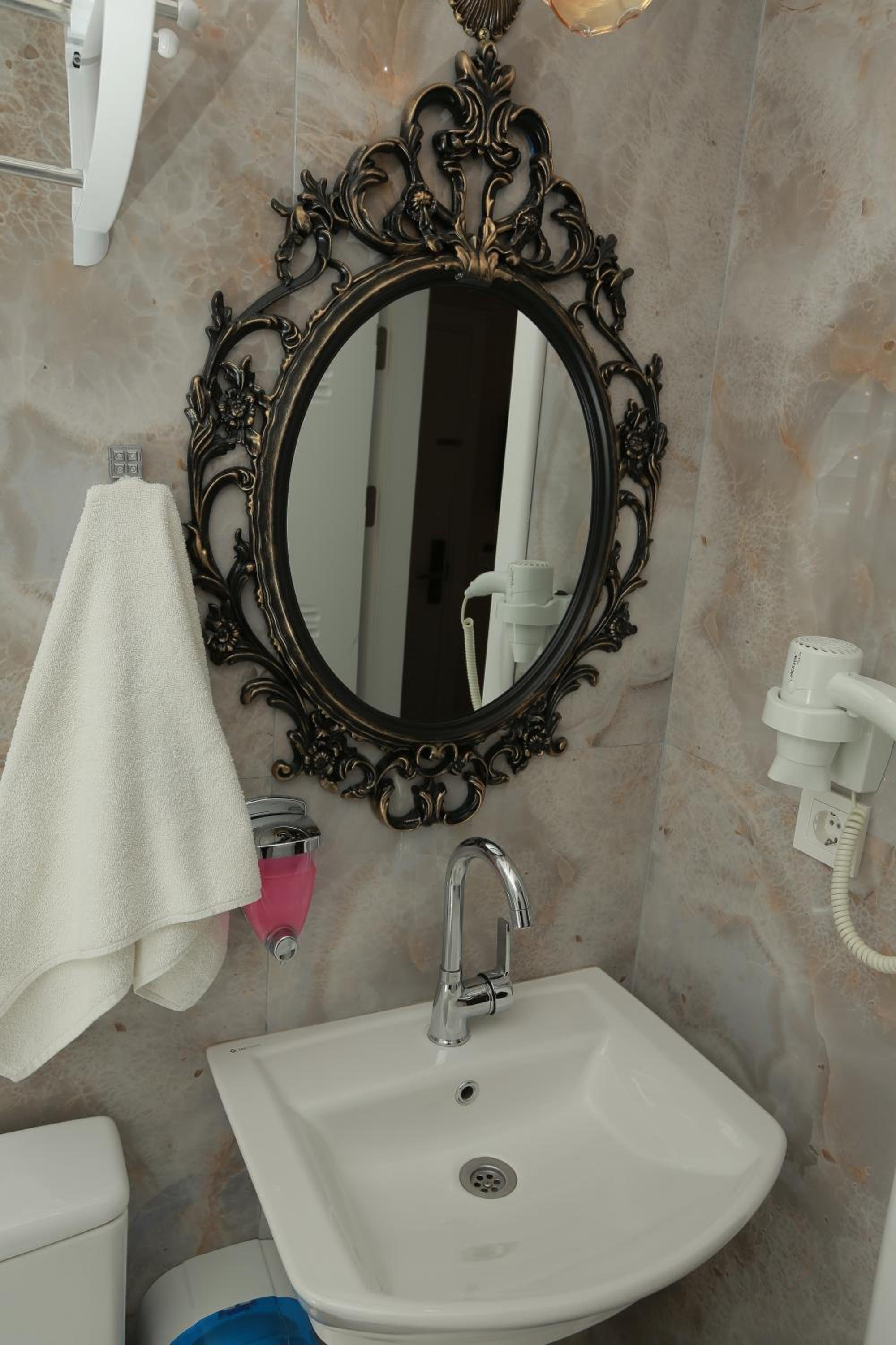 Constantinopolis Hotel - Image 20