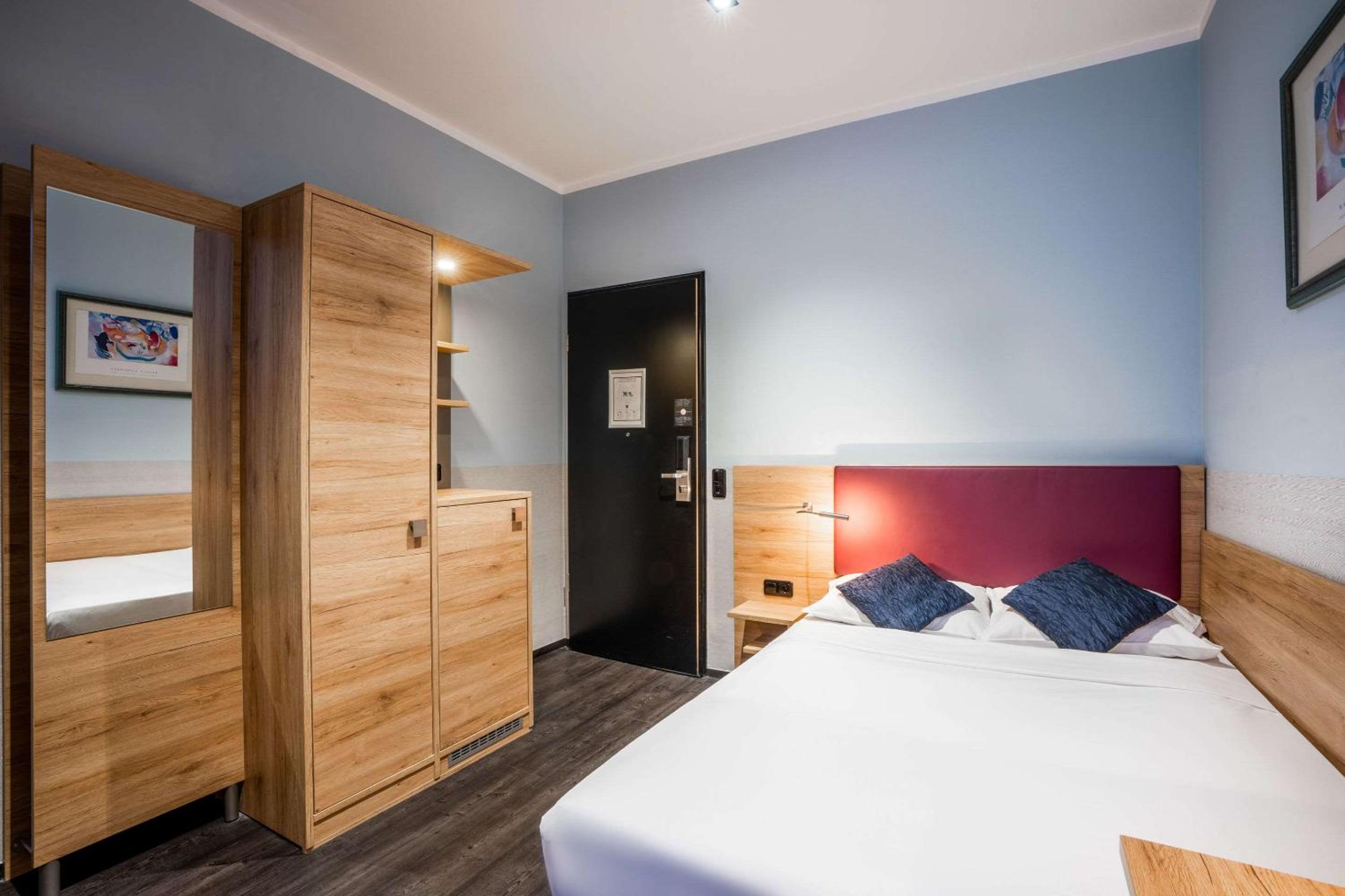 Comfort Hotel Frankfurt Central Station - Property Image 8