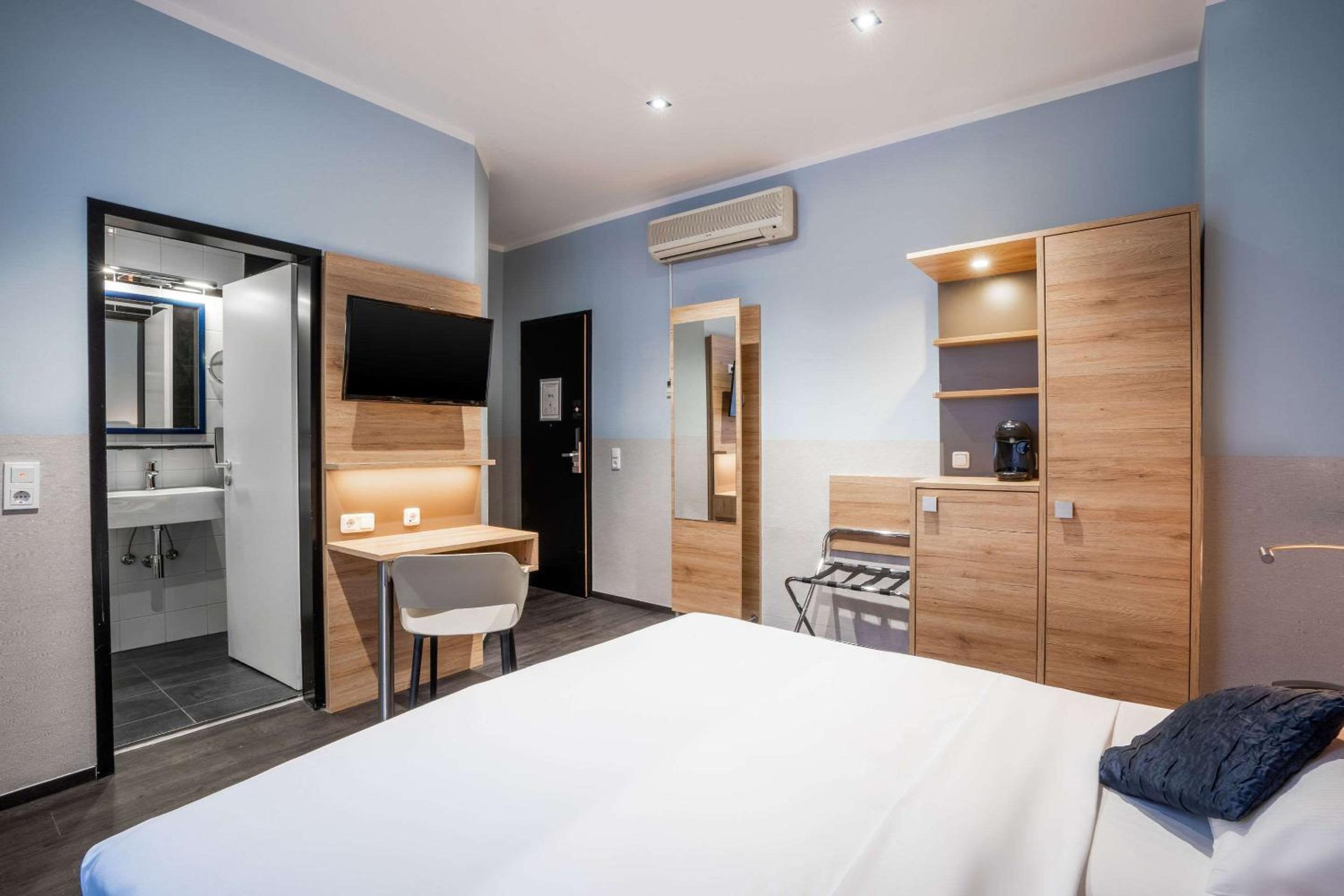 Comfort Hotel Frankfurt Central Station - Property Image 13