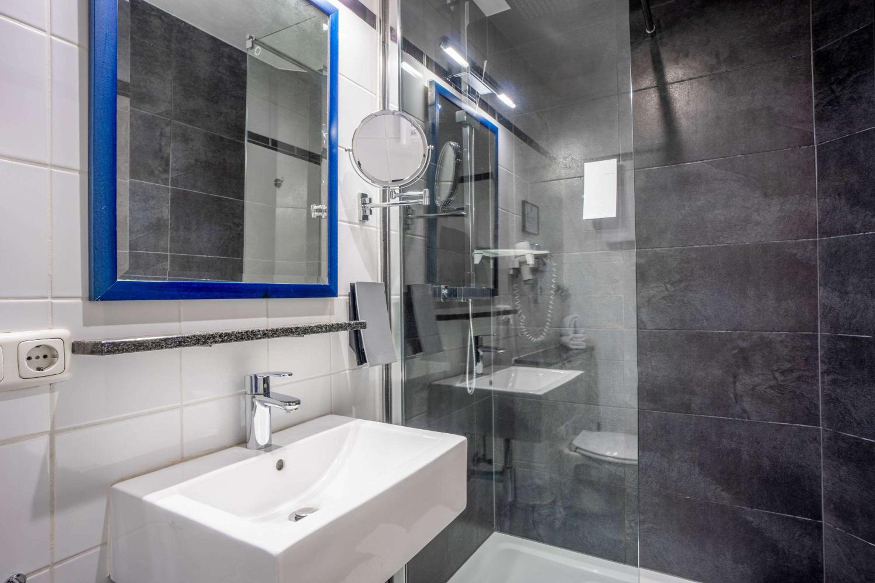 Comfort Hotel Frankfurt Central Station - Property Image 4