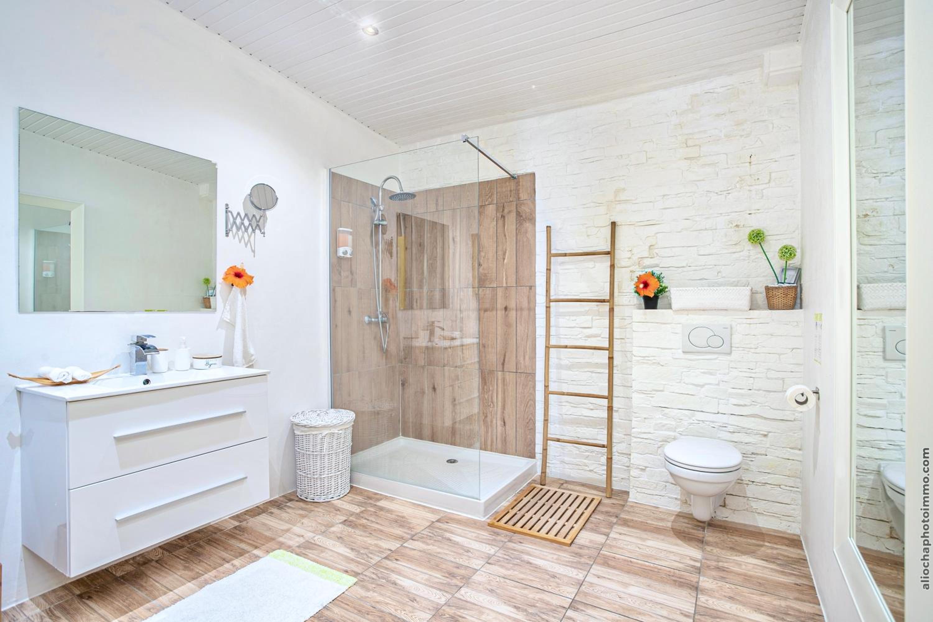 Foyal Suites