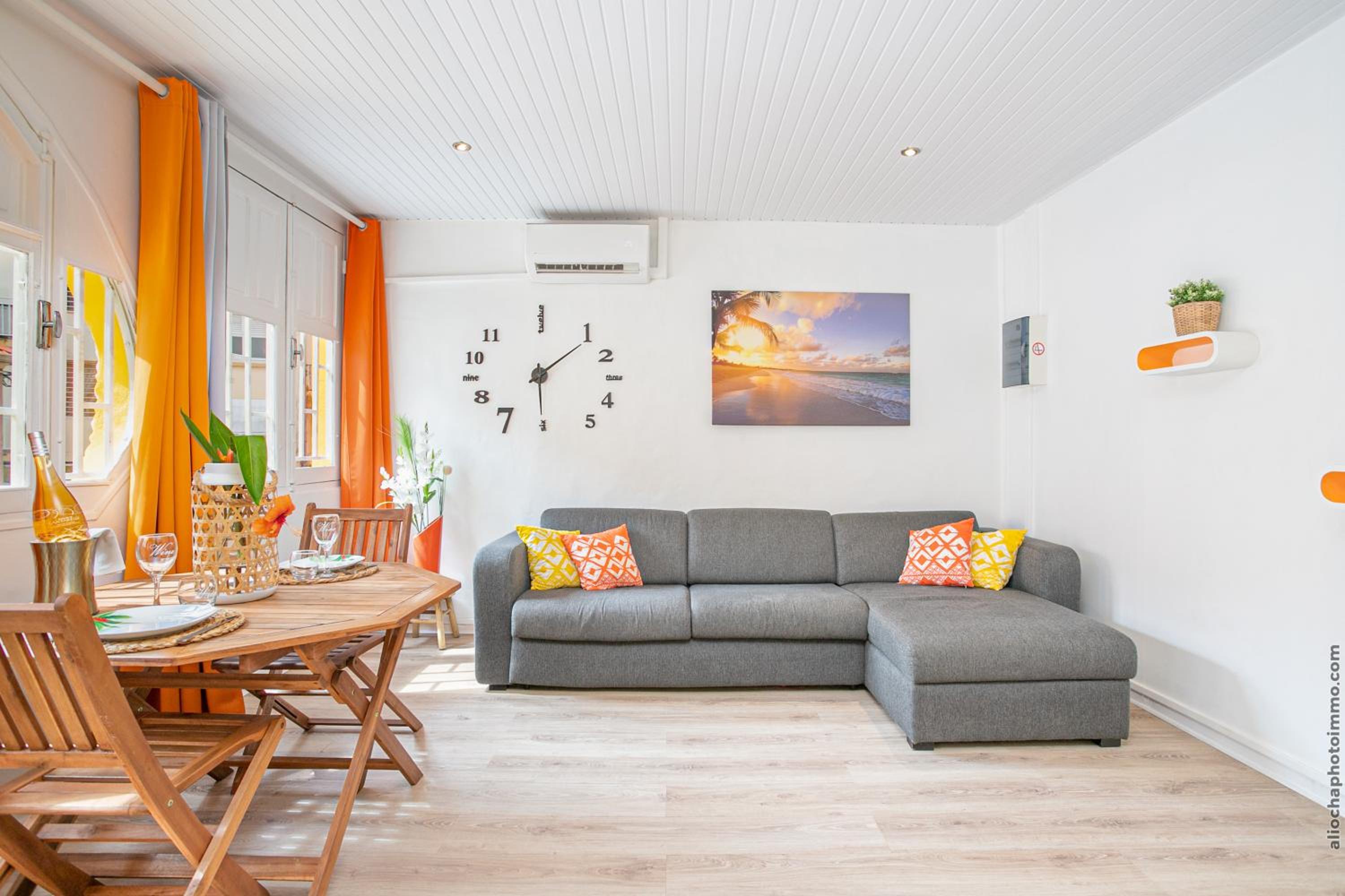 Foyal Suites