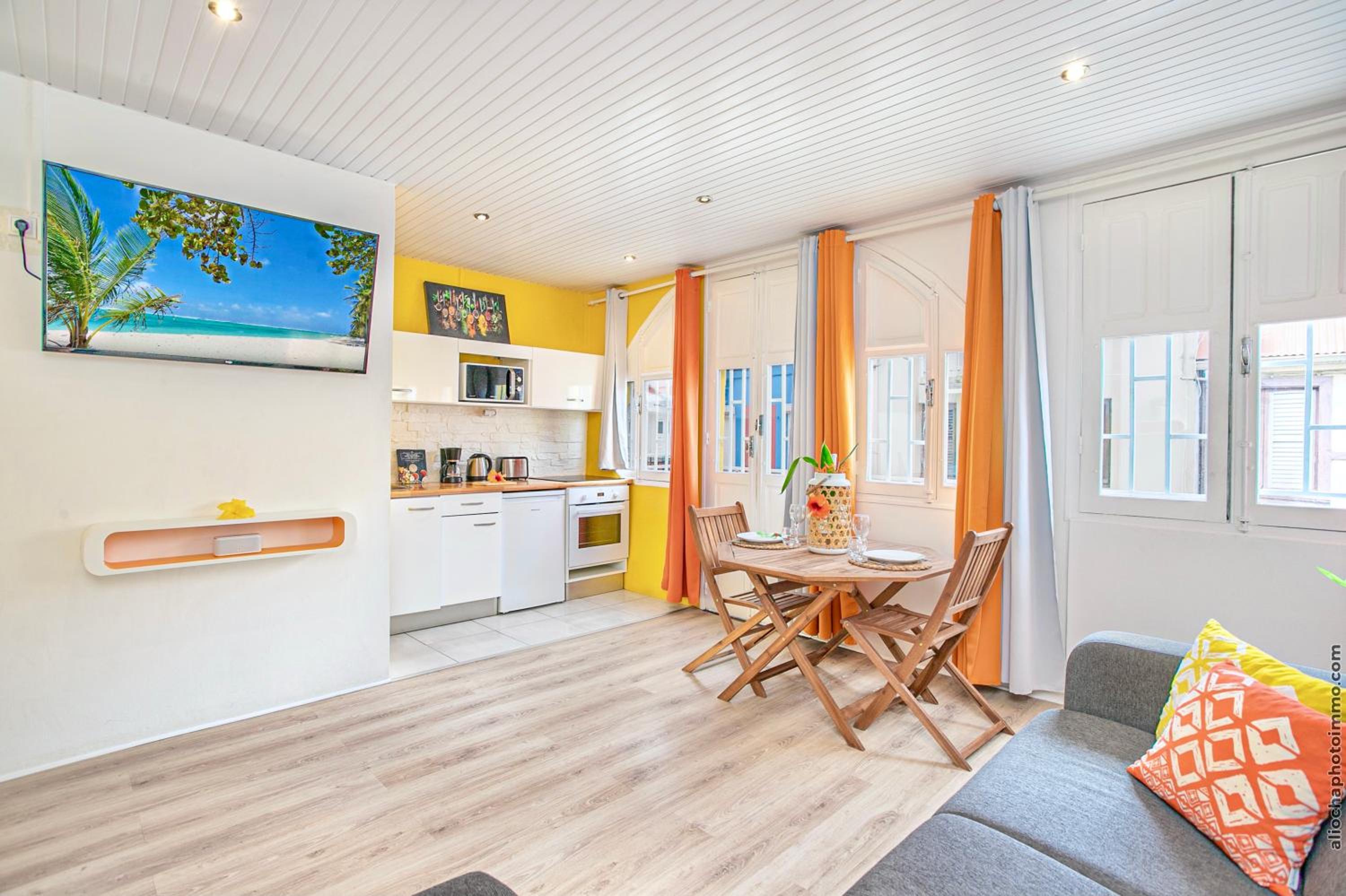 Foyal Suites