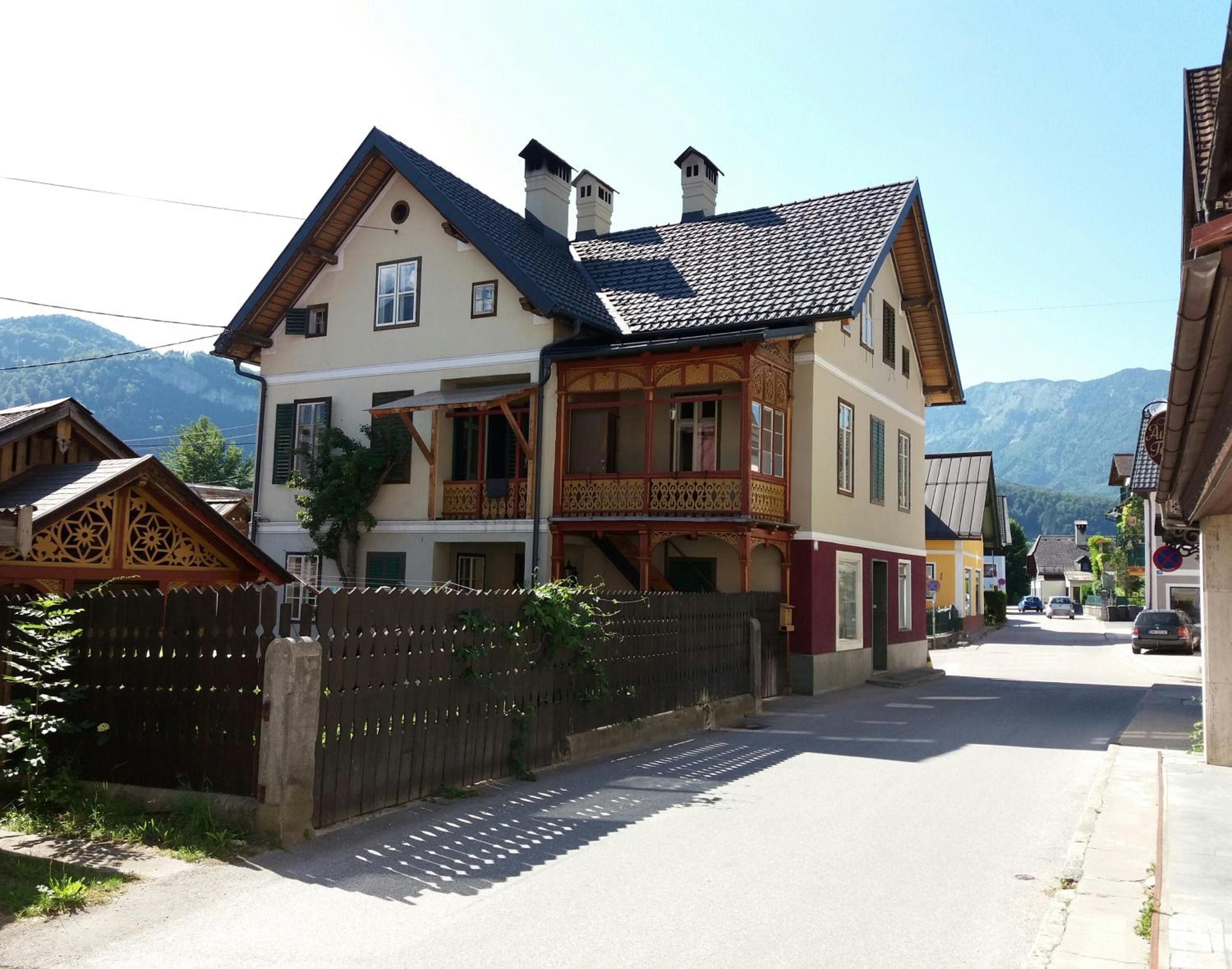 XXL Cosy apartments Villa Goisern, centre with mountain view