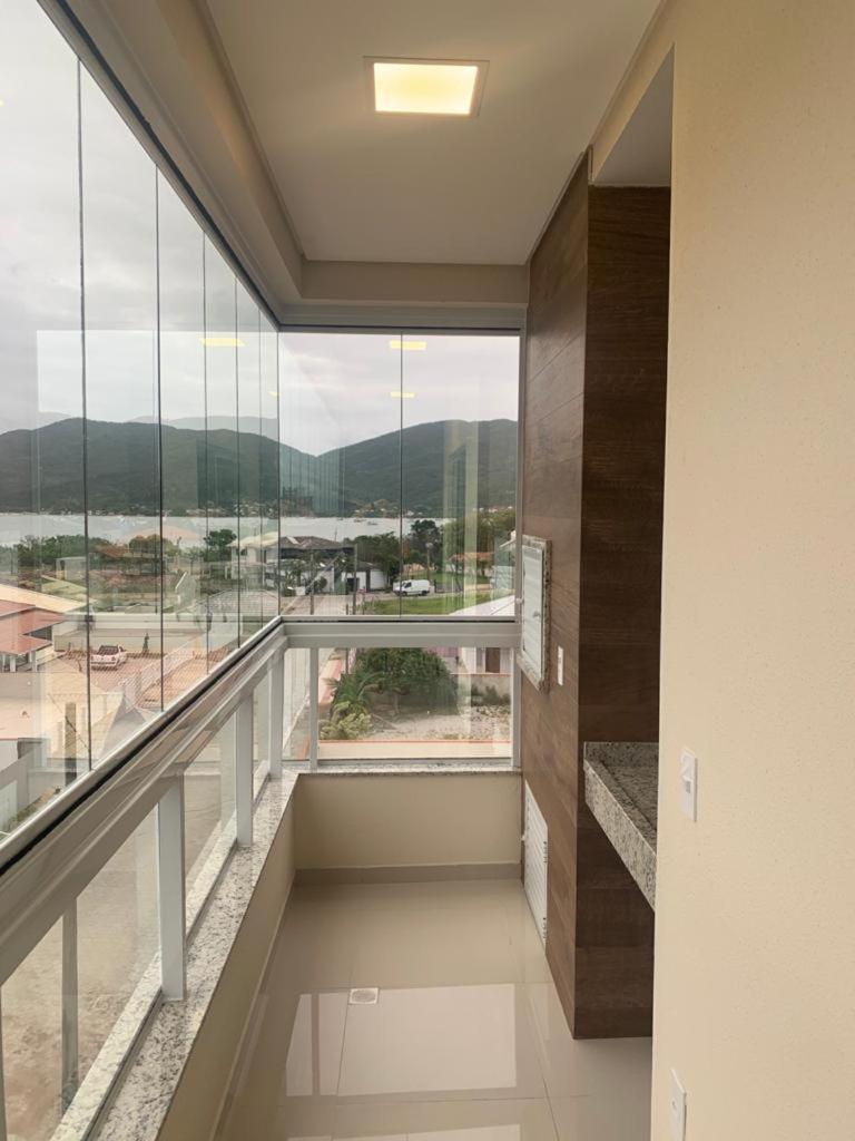 Lindo e aconchegante apartamento a poucos mts da Praia Grande - Governador Celso Ramos