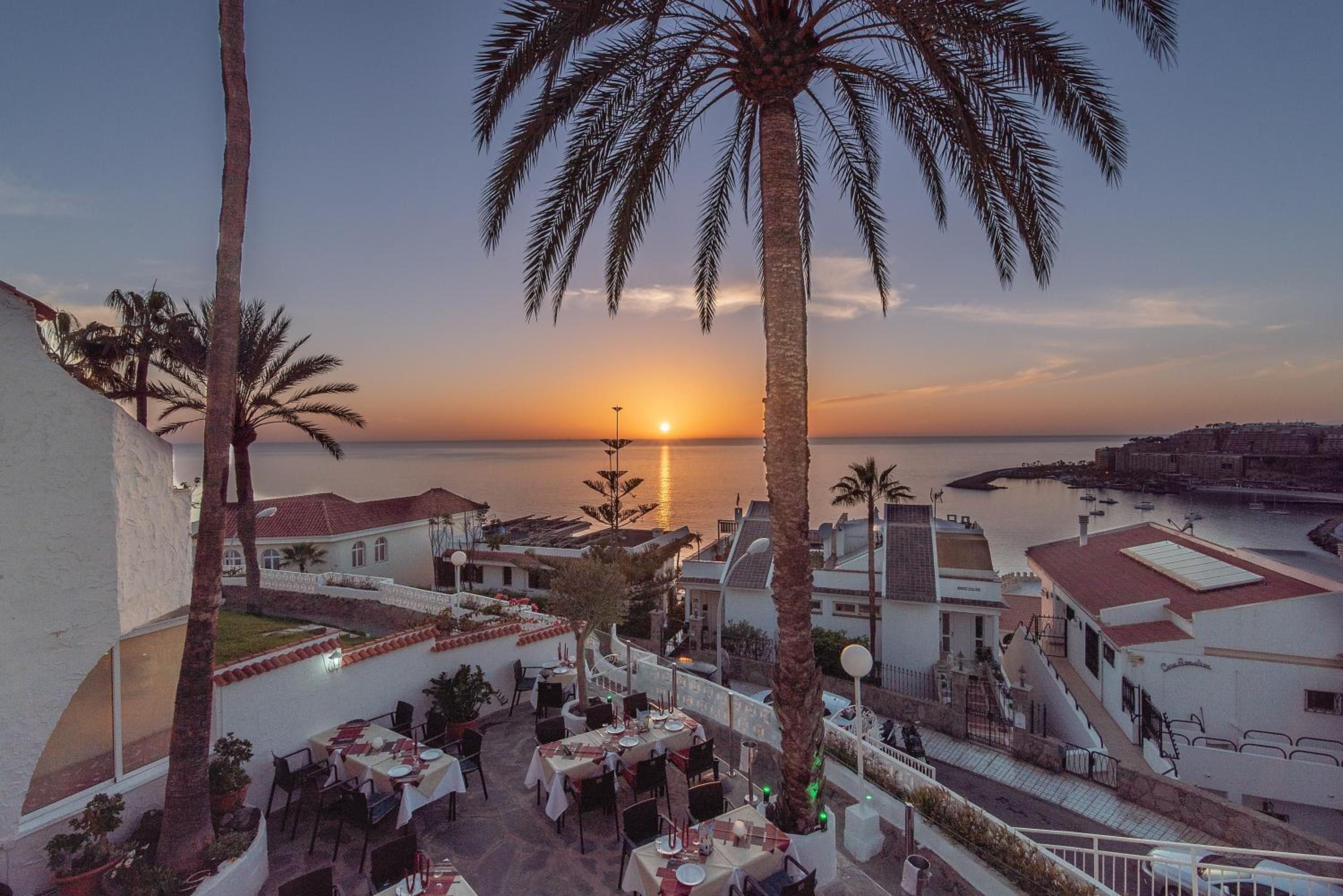 Hotel Mogan Luxury Apartment, Sea Views, Jacuzzi And Sauna.