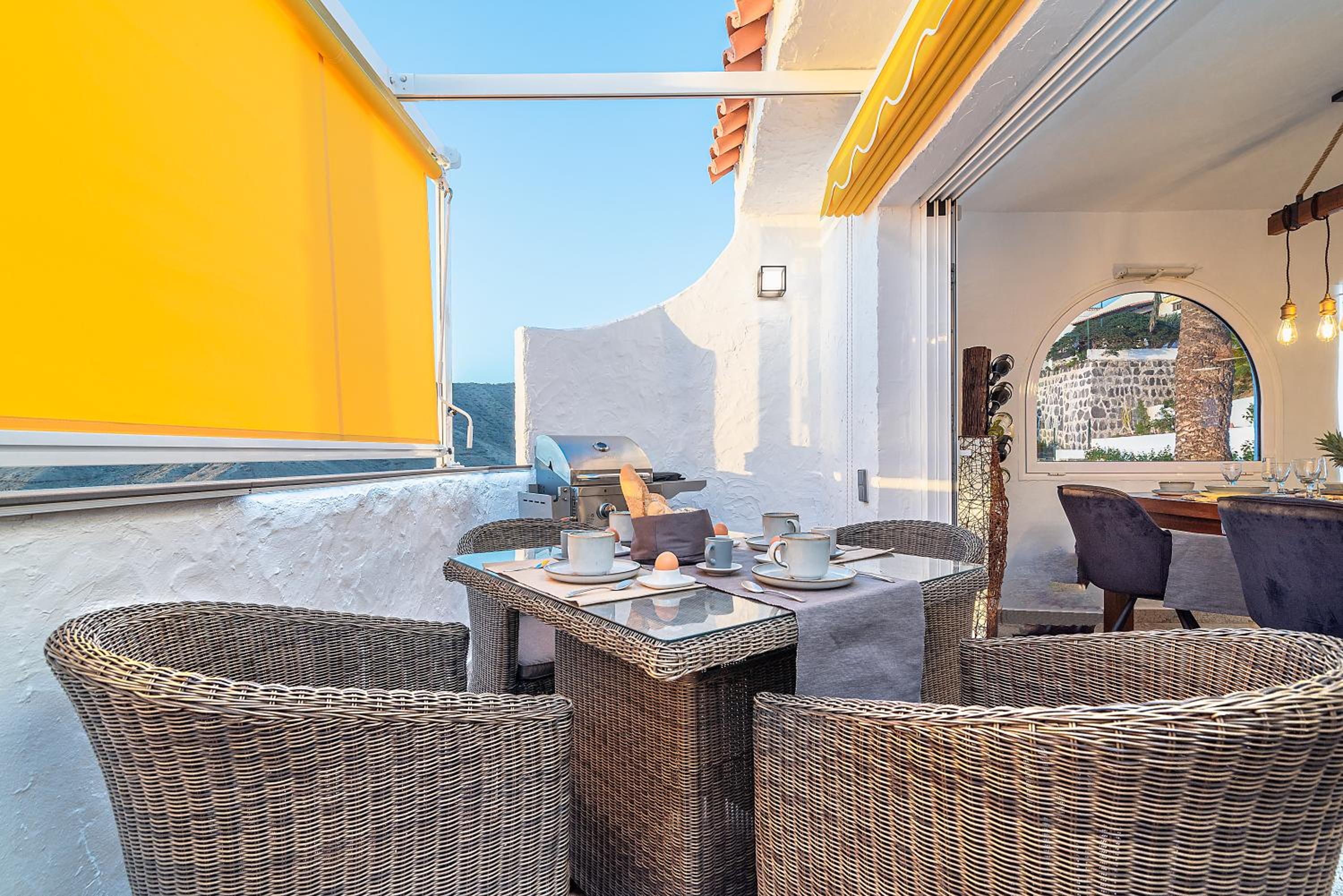 Mogan luxury apartment, sea views, jacuzzi and sauna. view 5