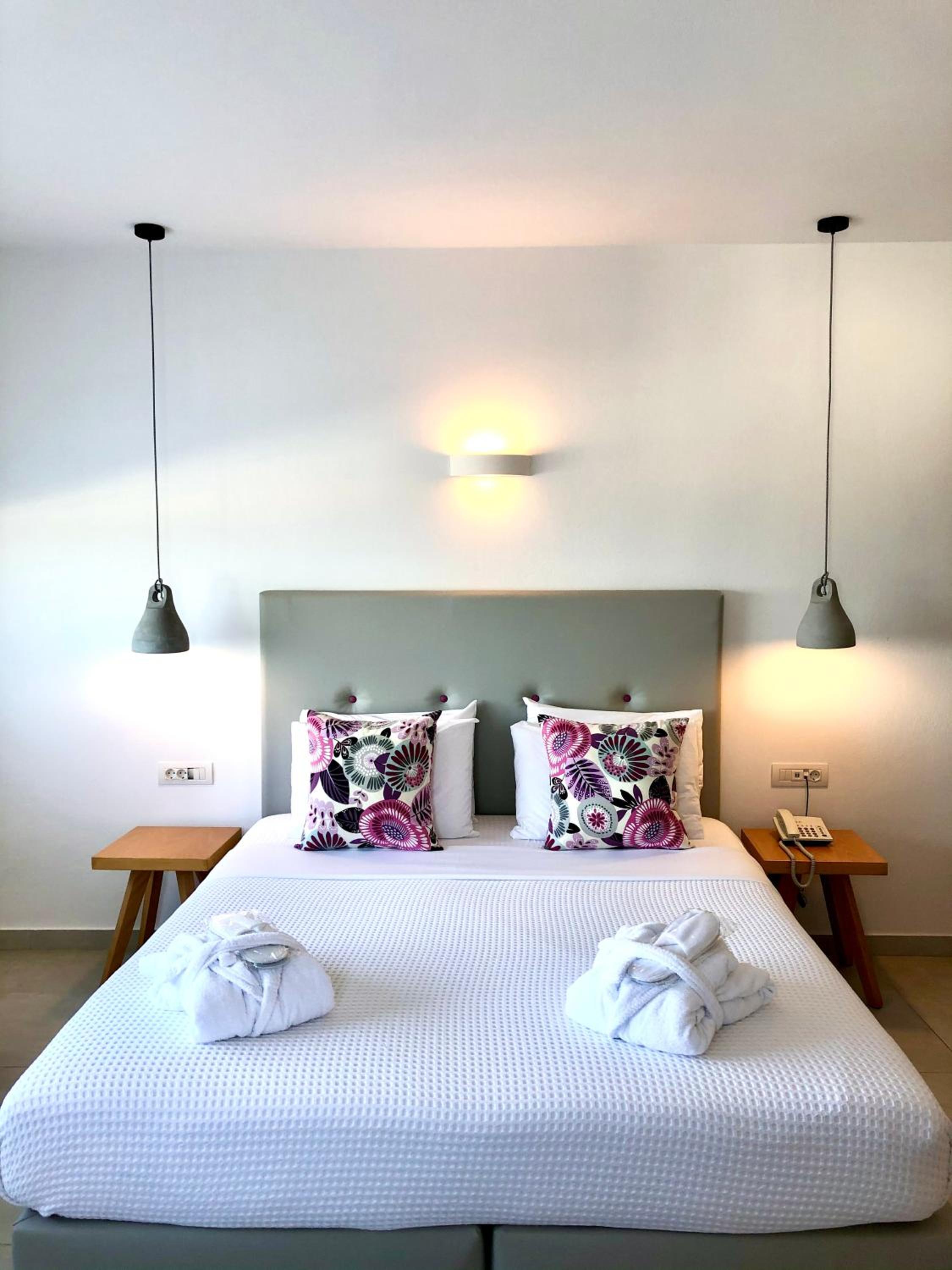 Aperanto Suites photo 3