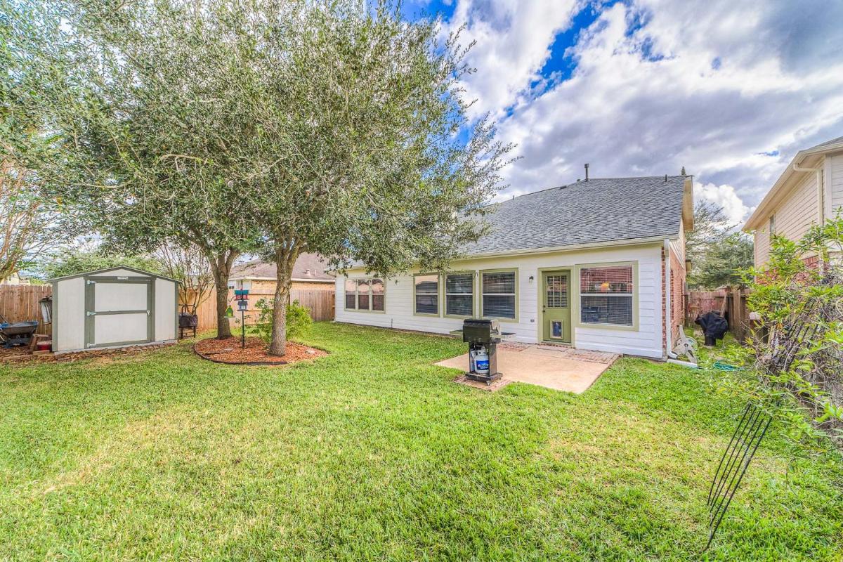 Cozy home near Houston Medical Center, NRG Stadium and Galleria view 4
