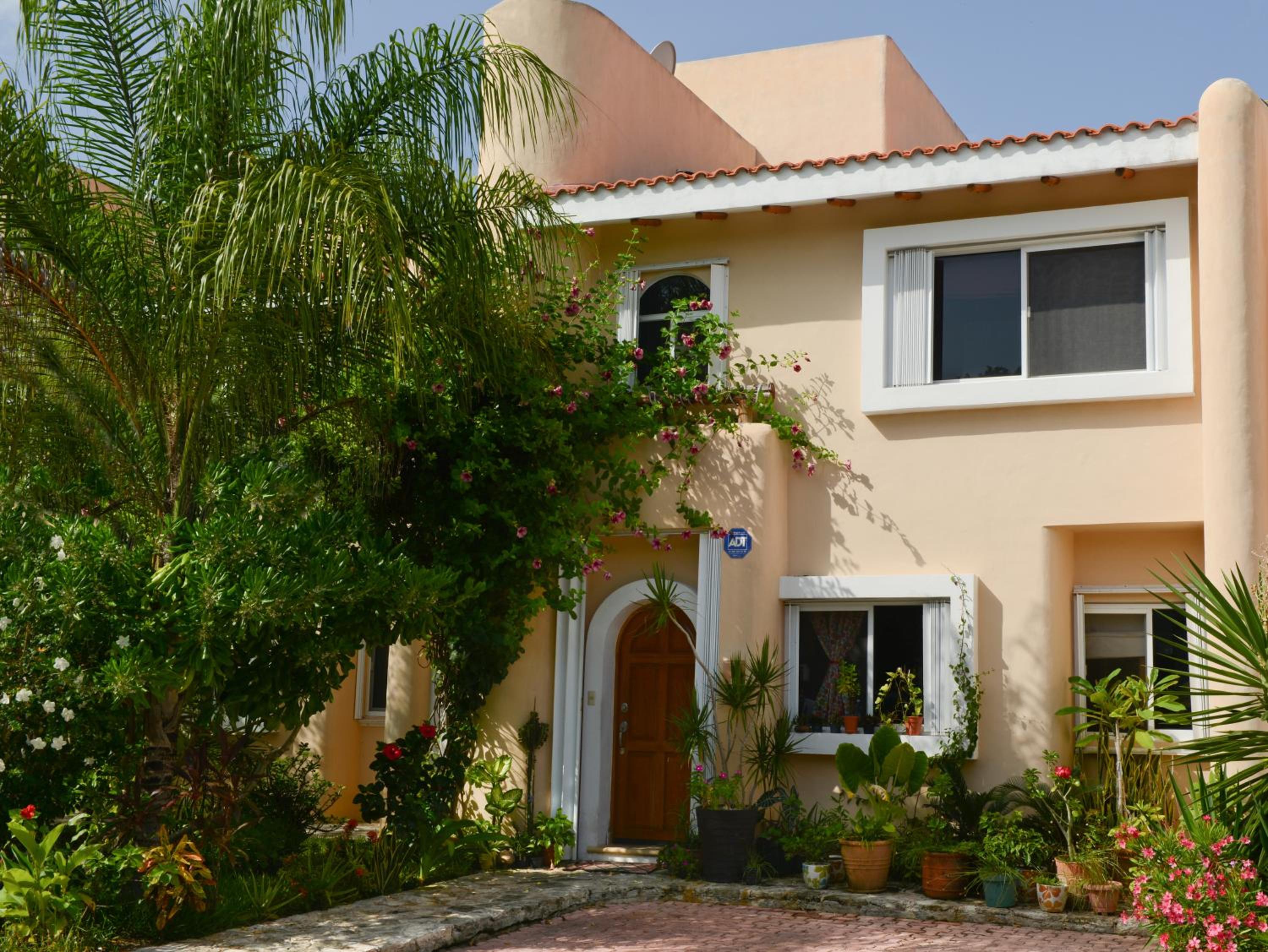 Hotel B&B Mom's House - Image 1