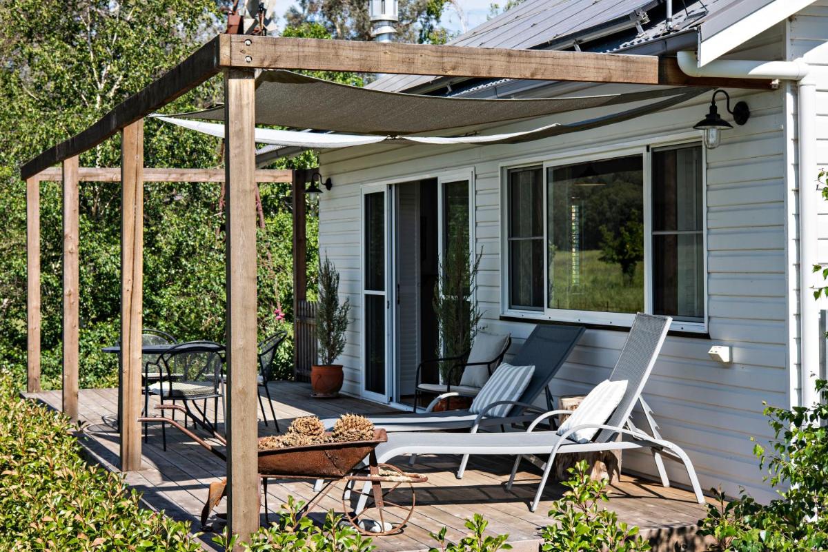 Toms Cottage - "Wilgowrah" -A Country Escape view 4