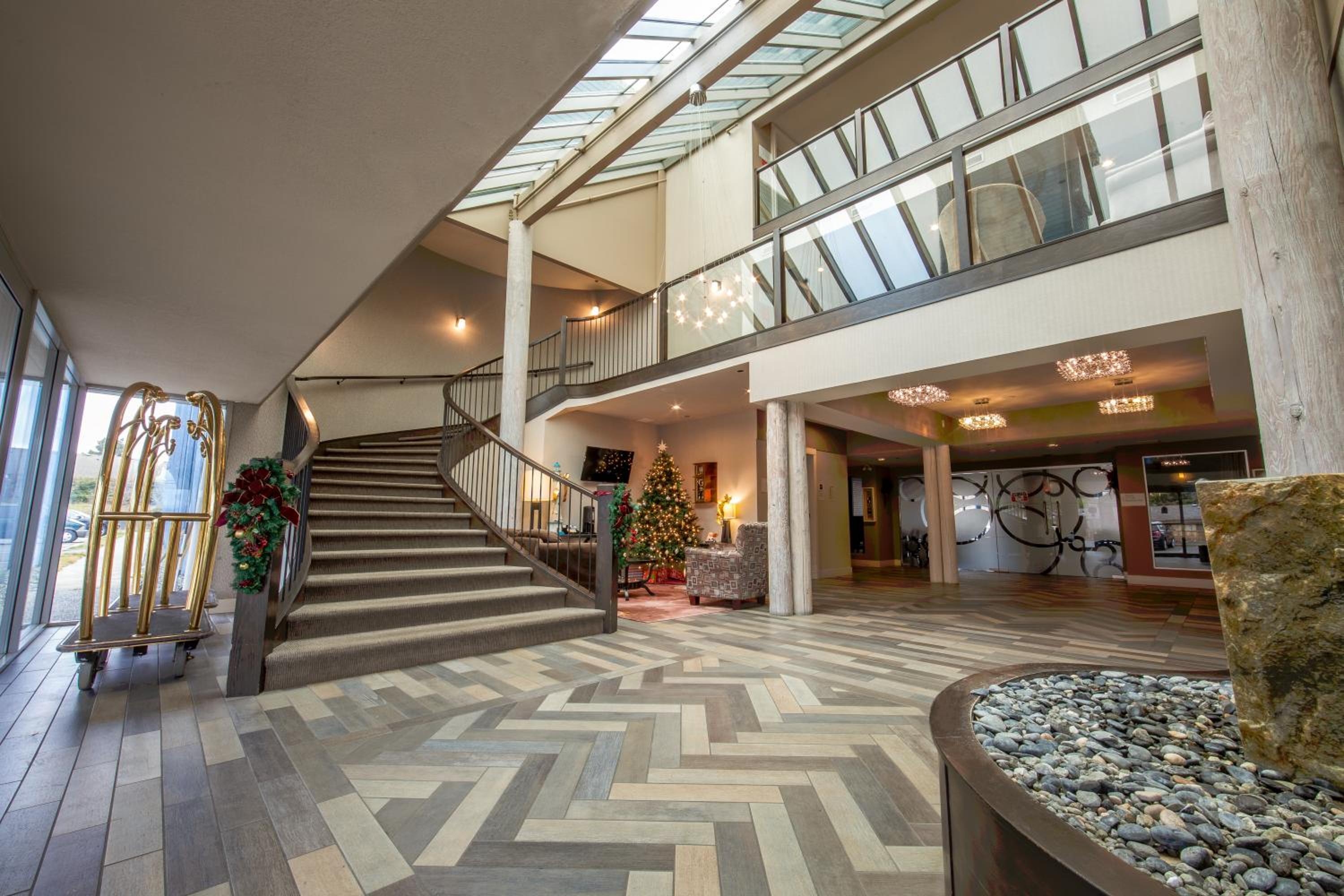 Parksville Vacations - Travelodge by Wyndham Parksville - Property Image 5