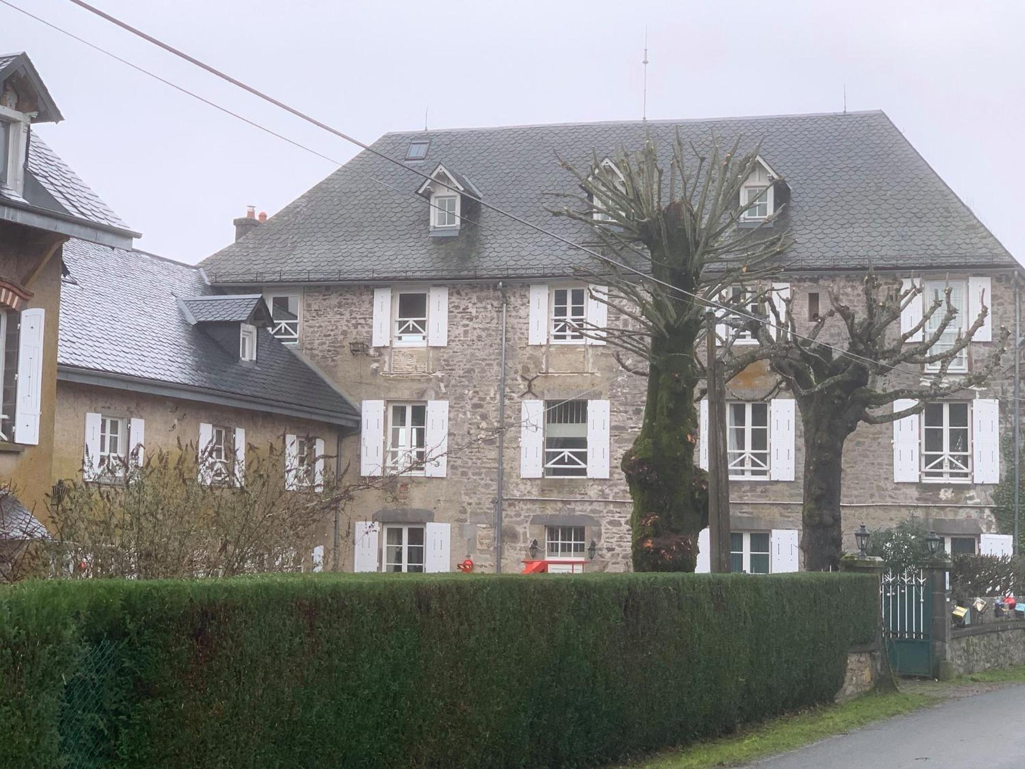 Château de Savennes - Caveau de sabrage view 2