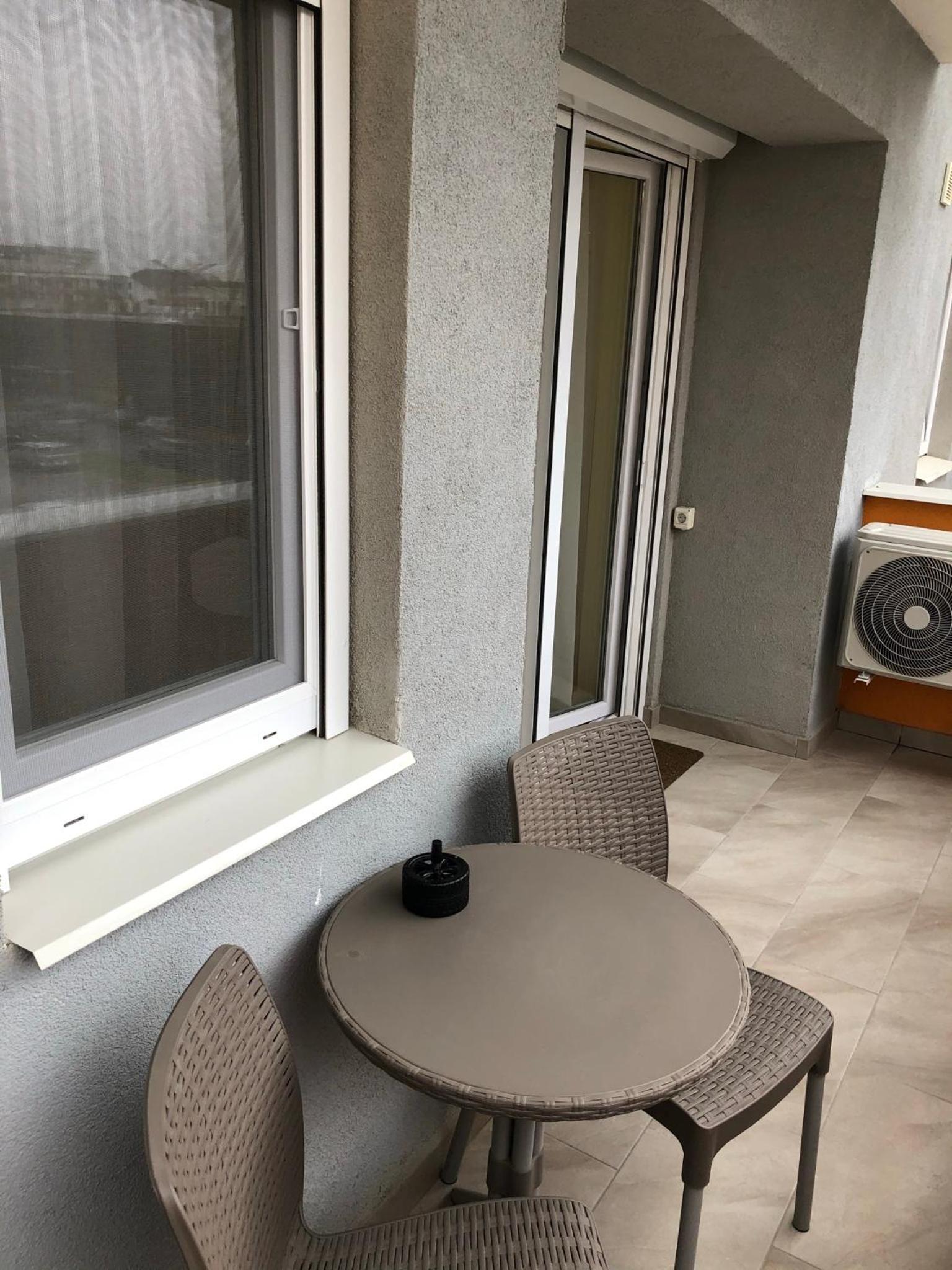 MARI HOUSE view 4