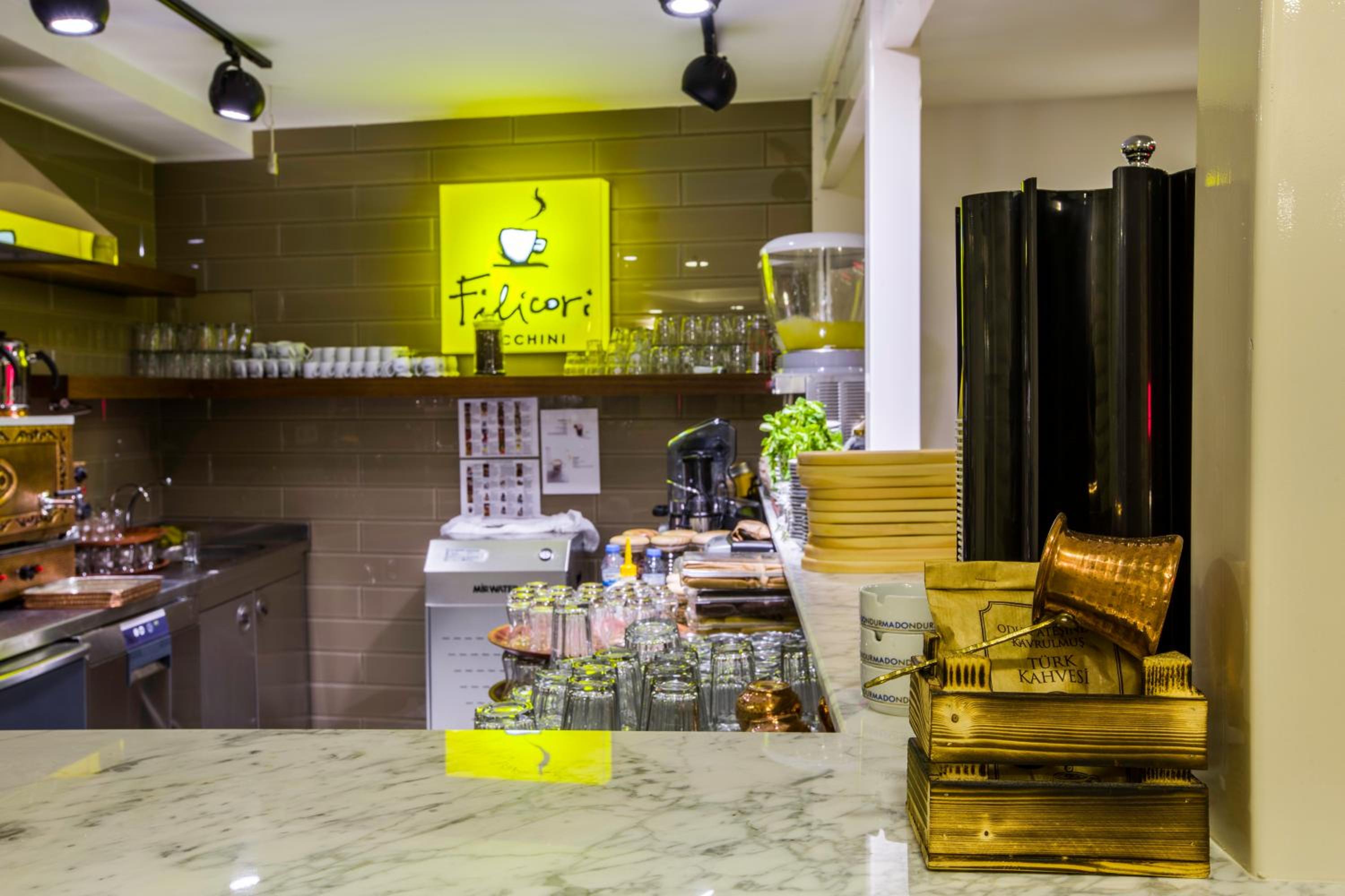 Empire Suite Hotel - Image 68