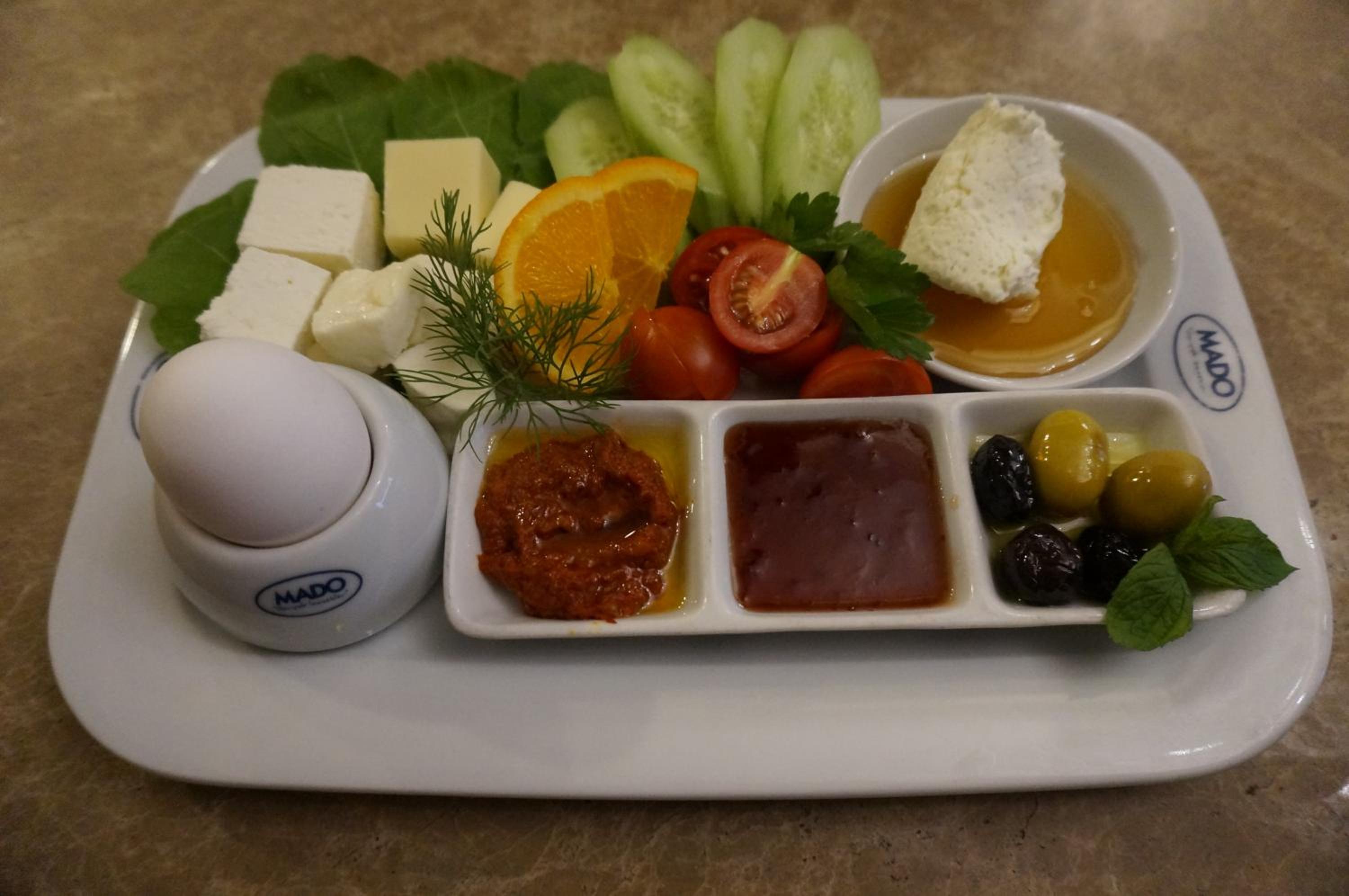 Empire Suite Hotel - Image 50