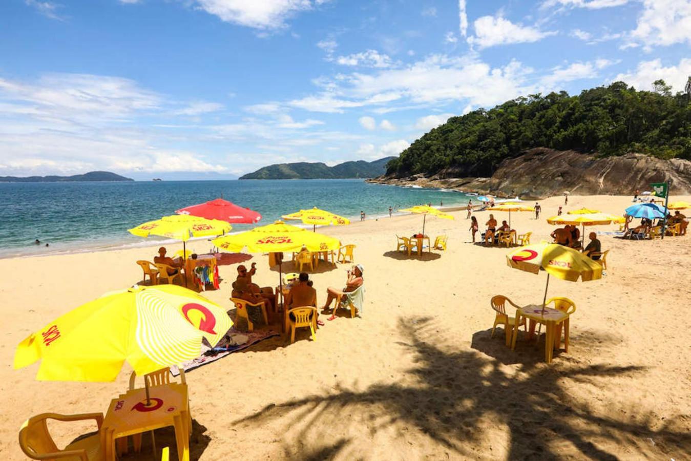 Casa Pé na Areia Condomínio fechado com piscina resort na Sununga - Ubatuba