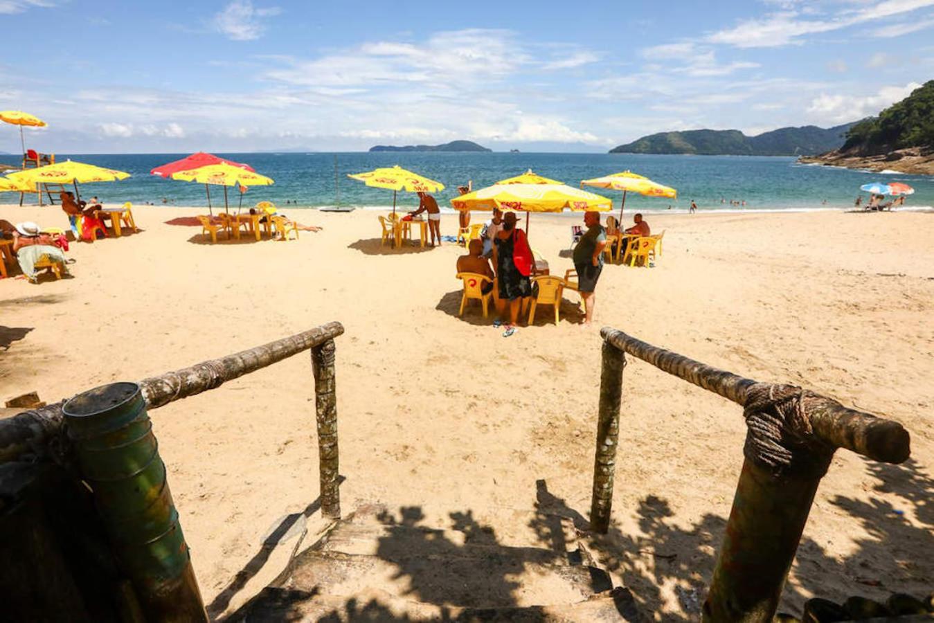 Casa Pé na Areia Condomínio fechado com piscina resort na Sununga - Ubatuba