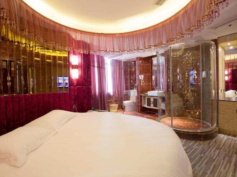 GreenTree Inn Jiangxi Yingtan Jiaotong Road Central Square Business Hotel - Property Image 1