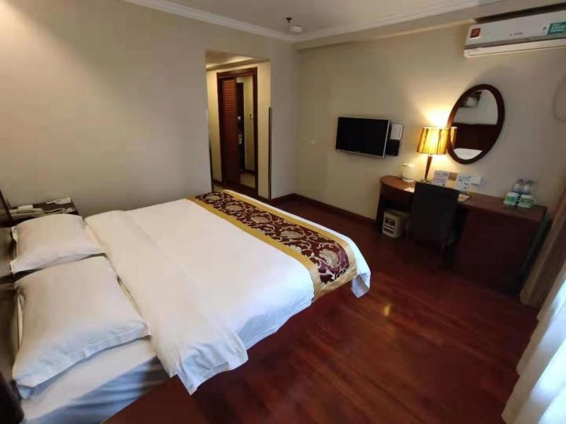 Jiading Vacations - GreenTree Inn Shanghai Jiading Dazhong International Auto City Business Hotel - Property Image 7