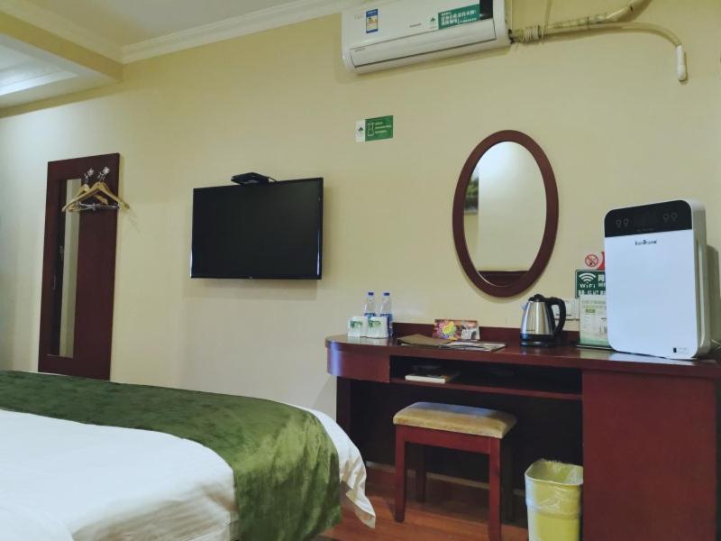 Songjiang Vacations - GreenTree Inn ShangHai Car Piers Studio Express Hotel - Property Image 6