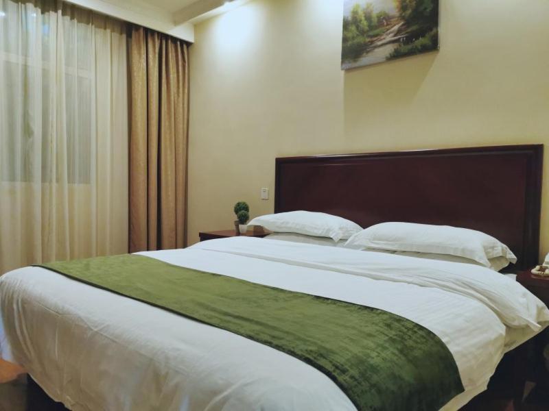 Songjiang Vacations - GreenTree Inn ShangHai Car Piers Studio Express Hotel - Property Image 4