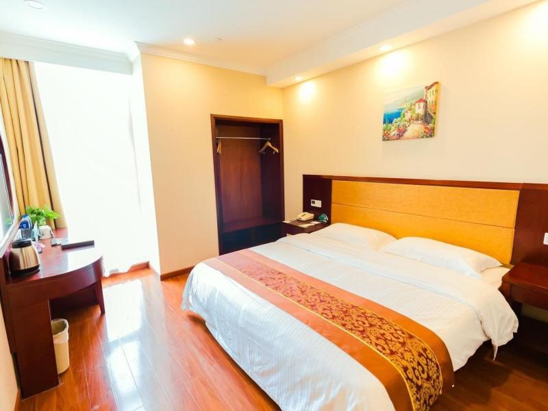 Jiading Vacations - GreenTree Inn ShangHai JiaDing the South of F1 Circuit FangTai Hardware Market Express Hotel - Property Image 5