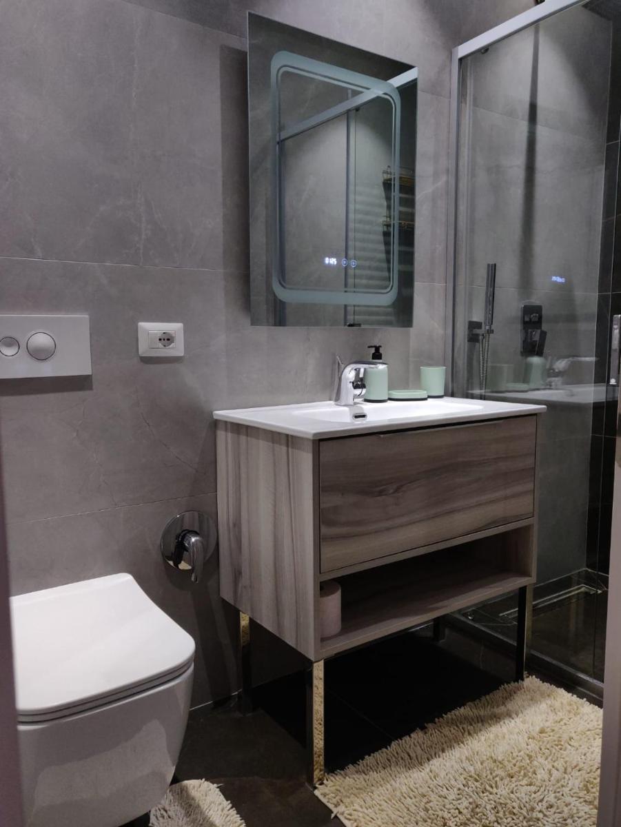 E&A Apartments Guesthouse