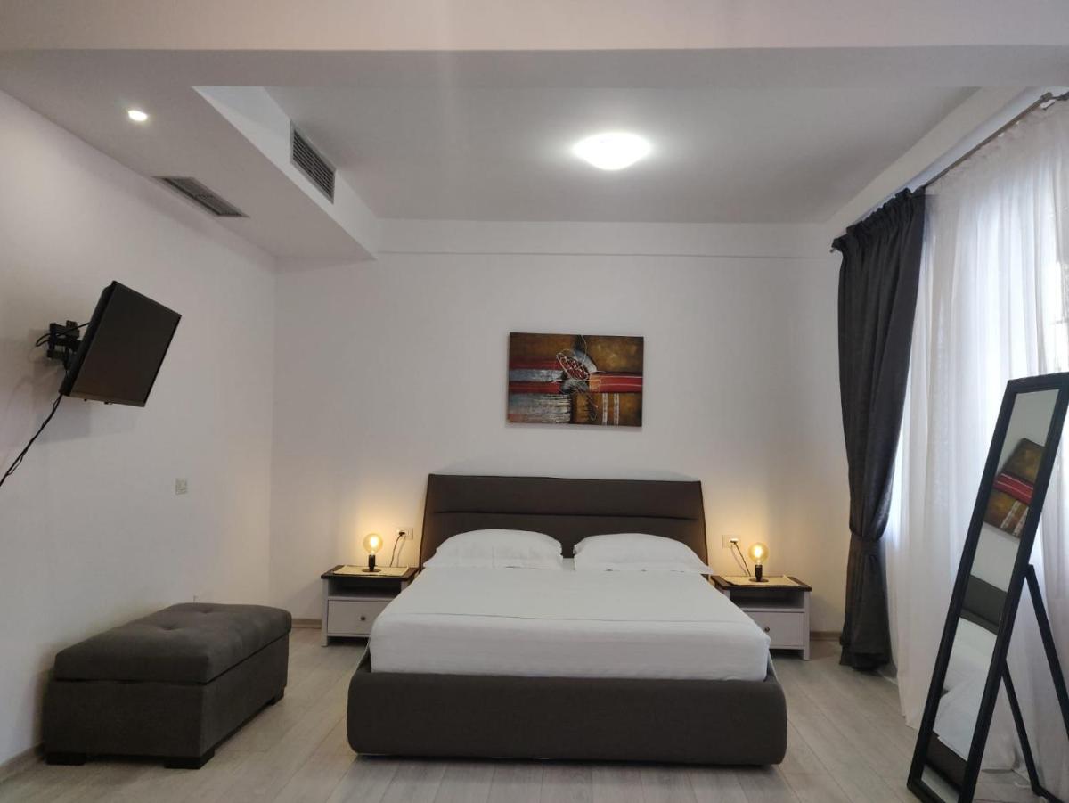 E&A Apartments Guesthouse