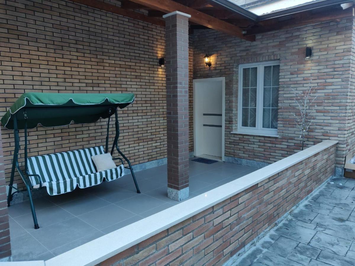 E&A Apartments Guesthouse