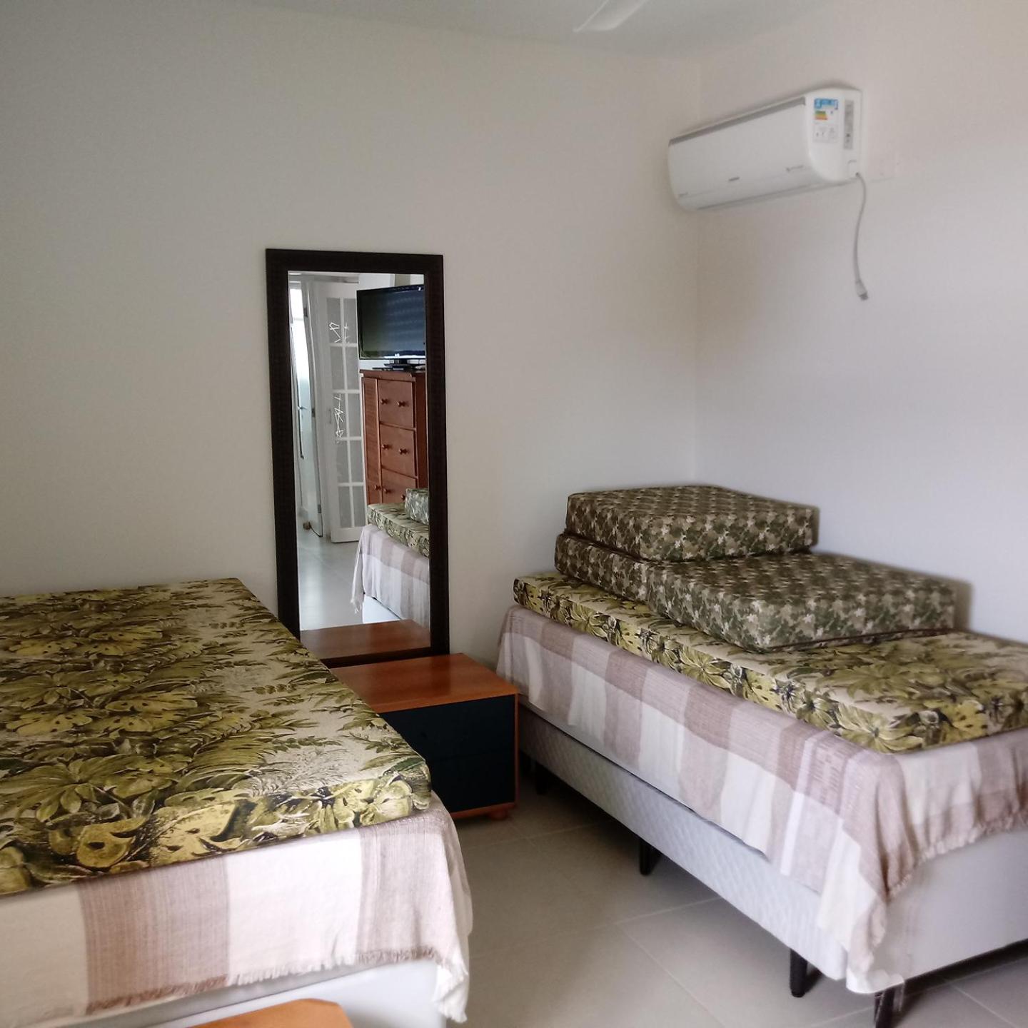 Apto frente praia Asturia Guaruja