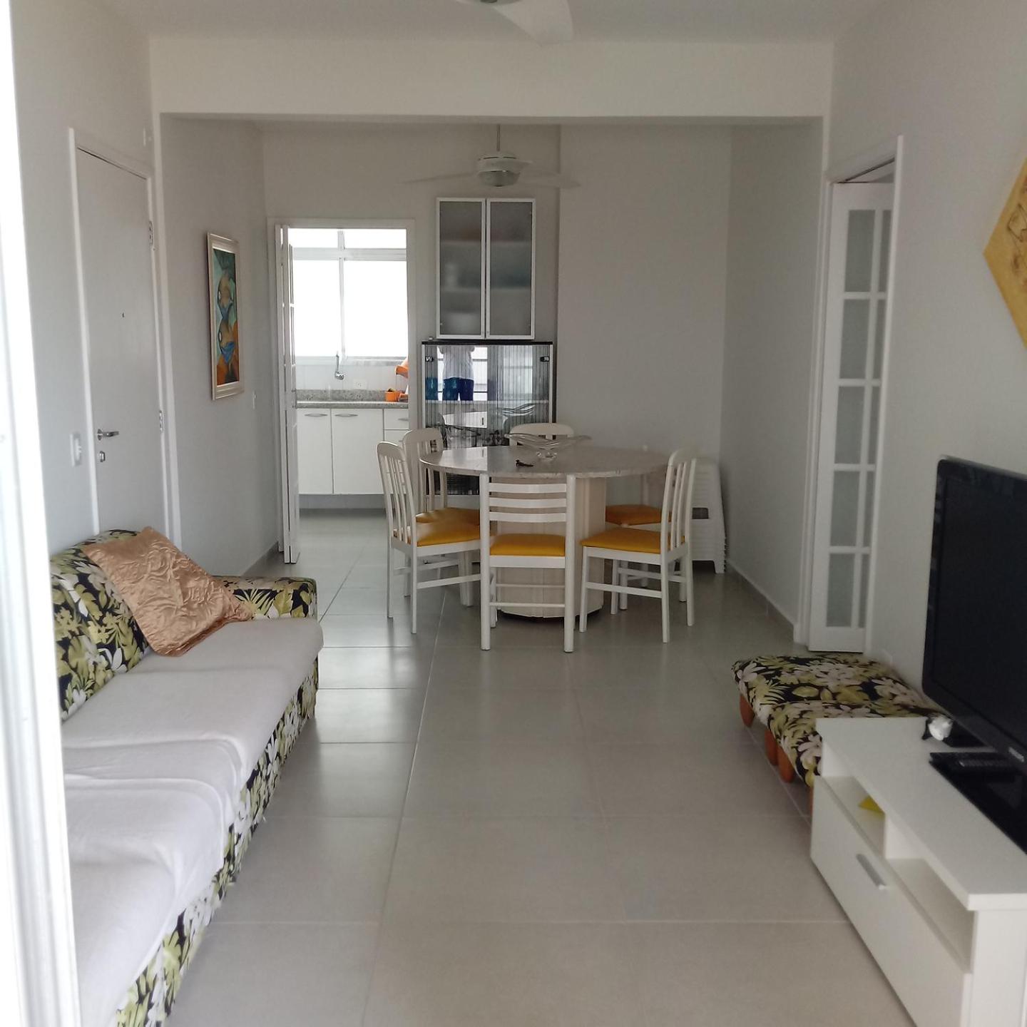 Apto frente praia Asturia Guaruja